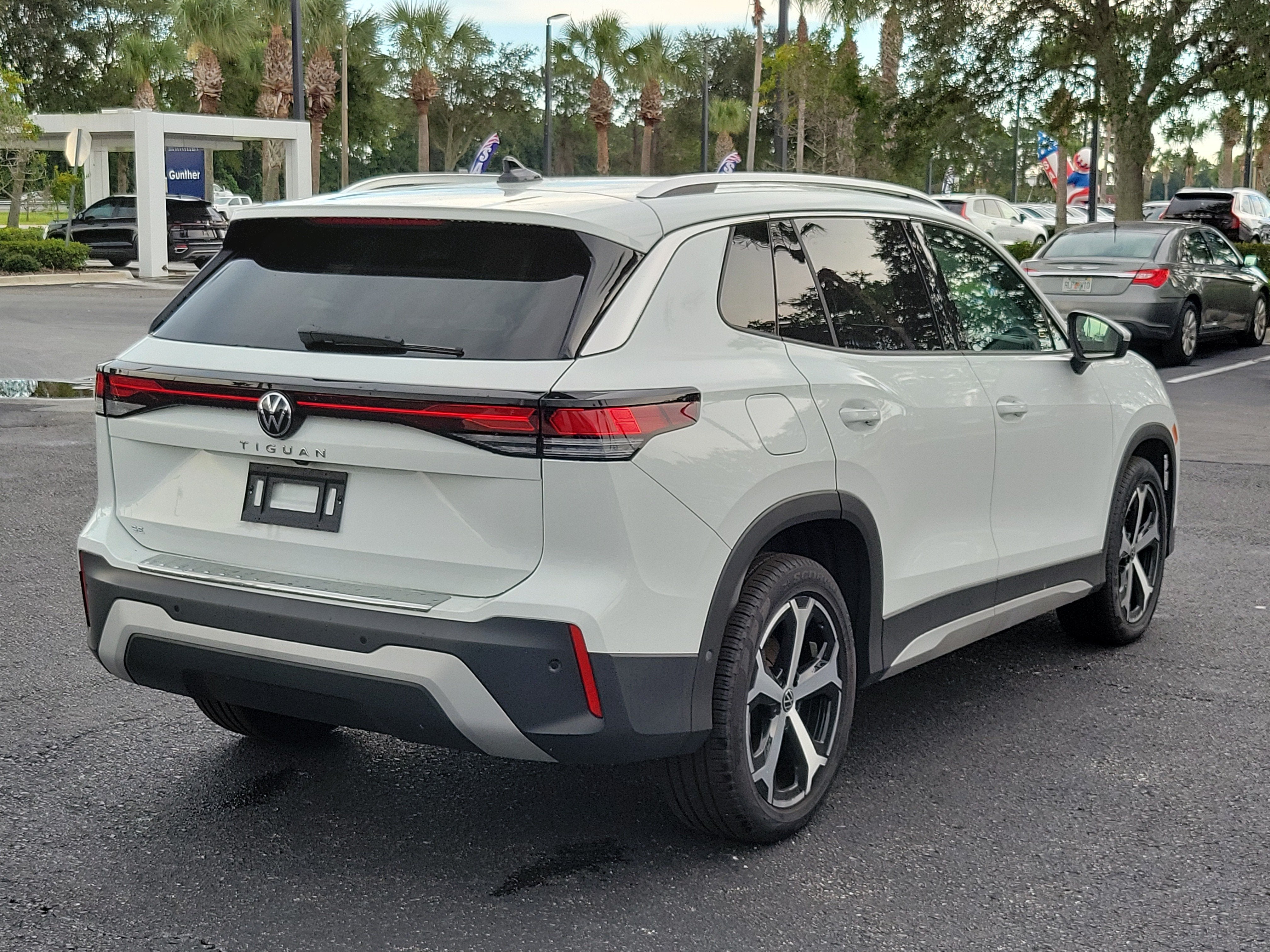 2025 Volkswagen Tiguan SE