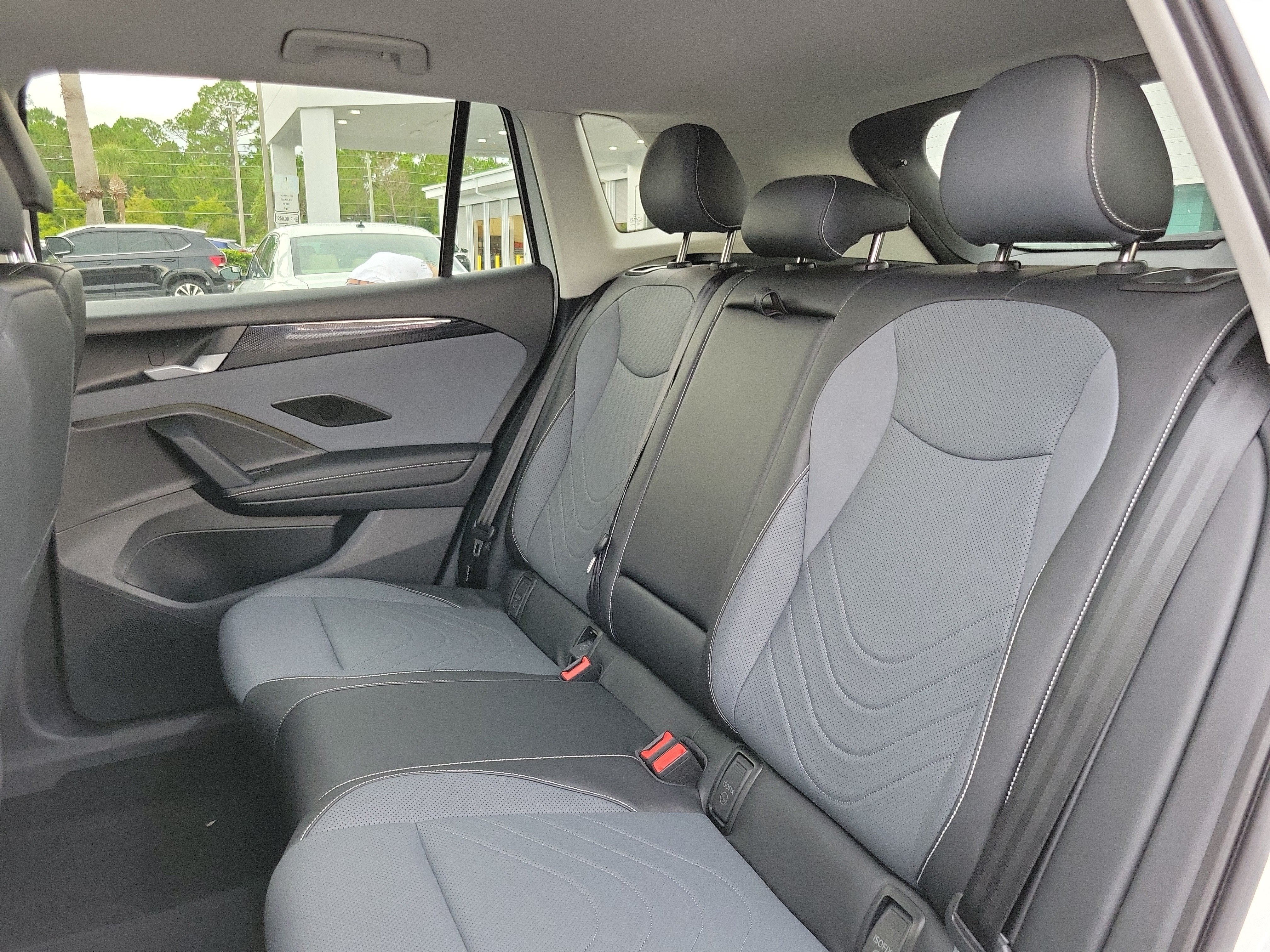 2025 Volkswagen Tiguan SE