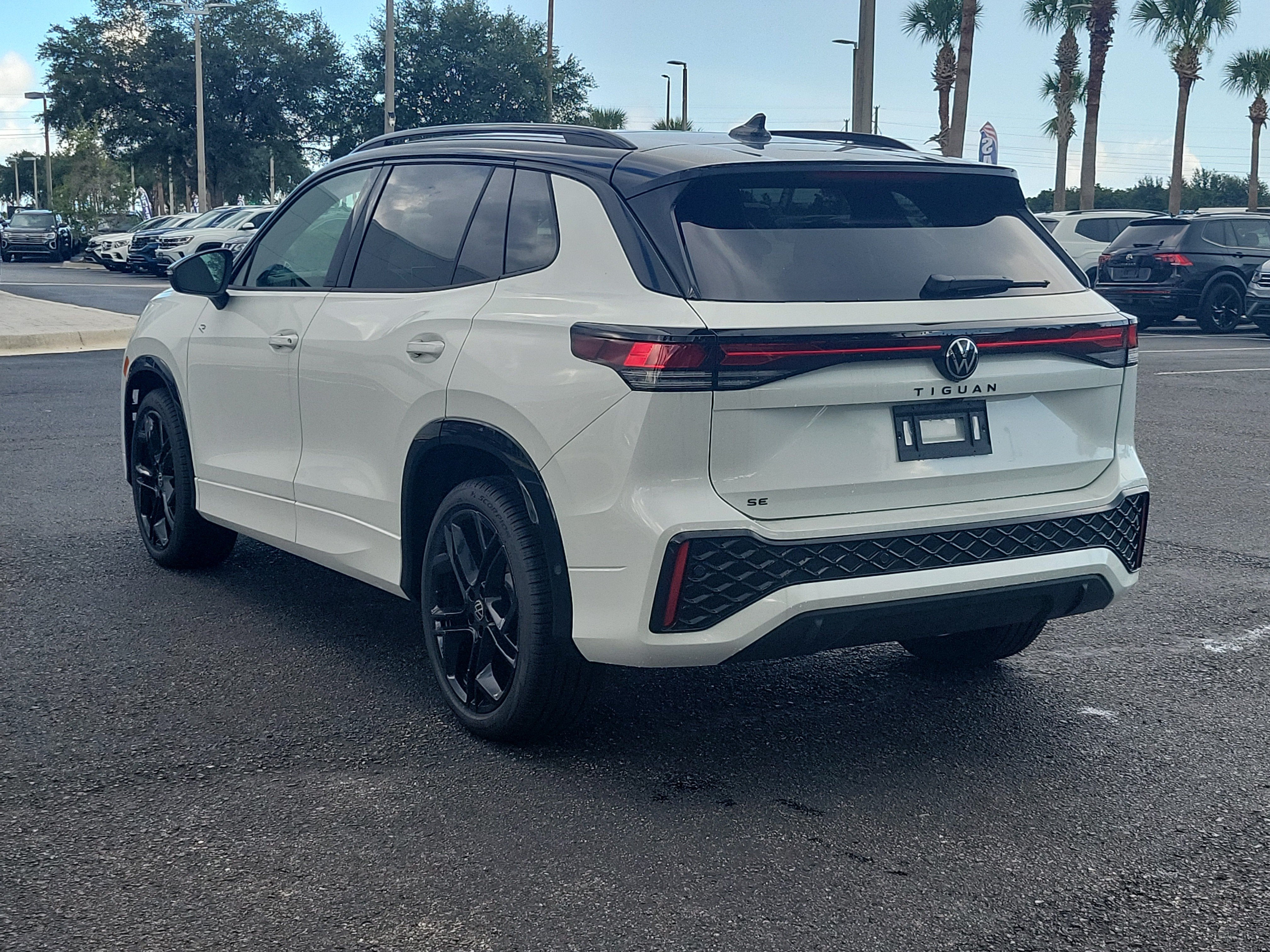 2026 Volkswagen Tiguan SE R-Line Black