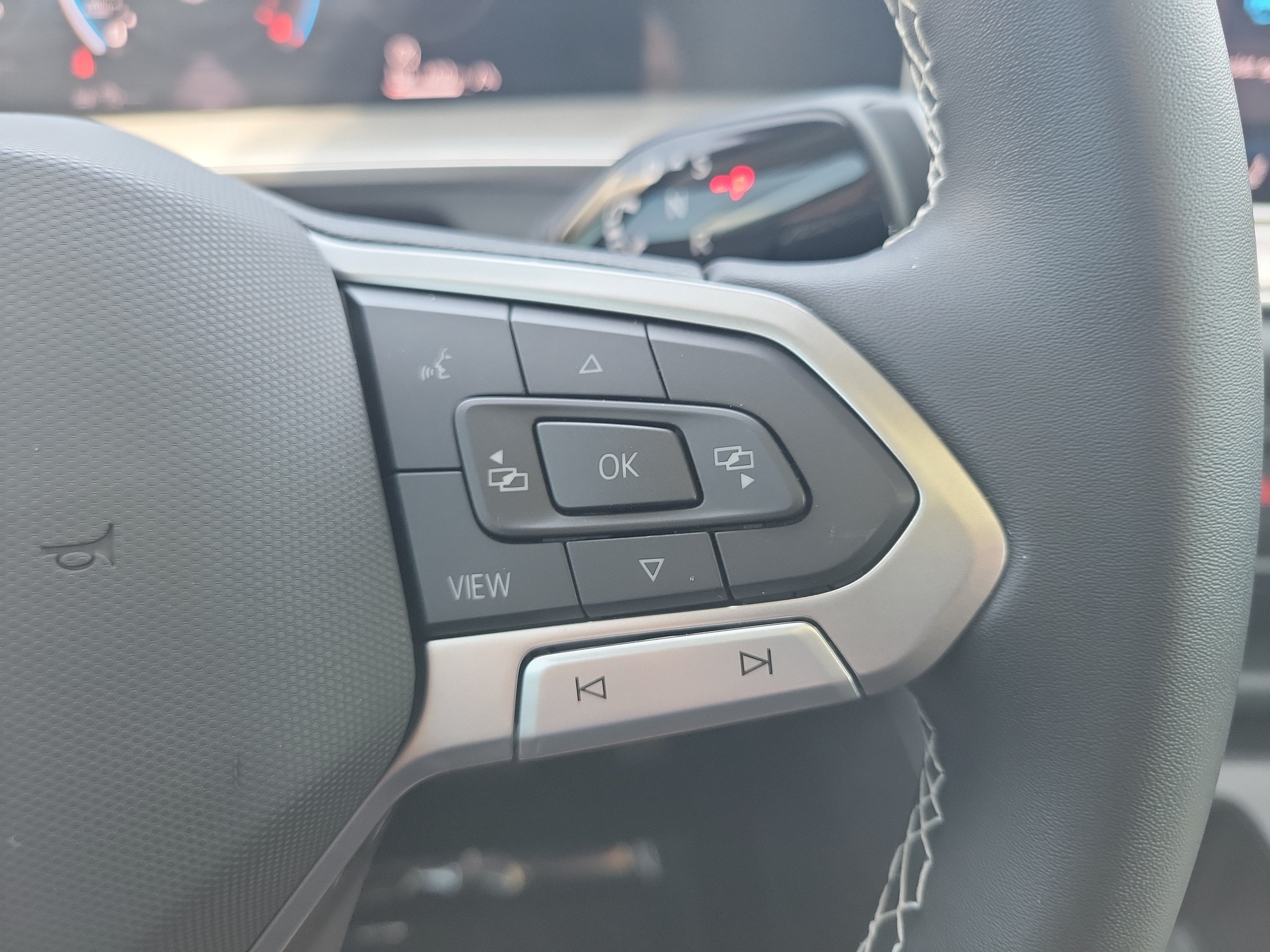 2025 Volkswagen Tiguan SE