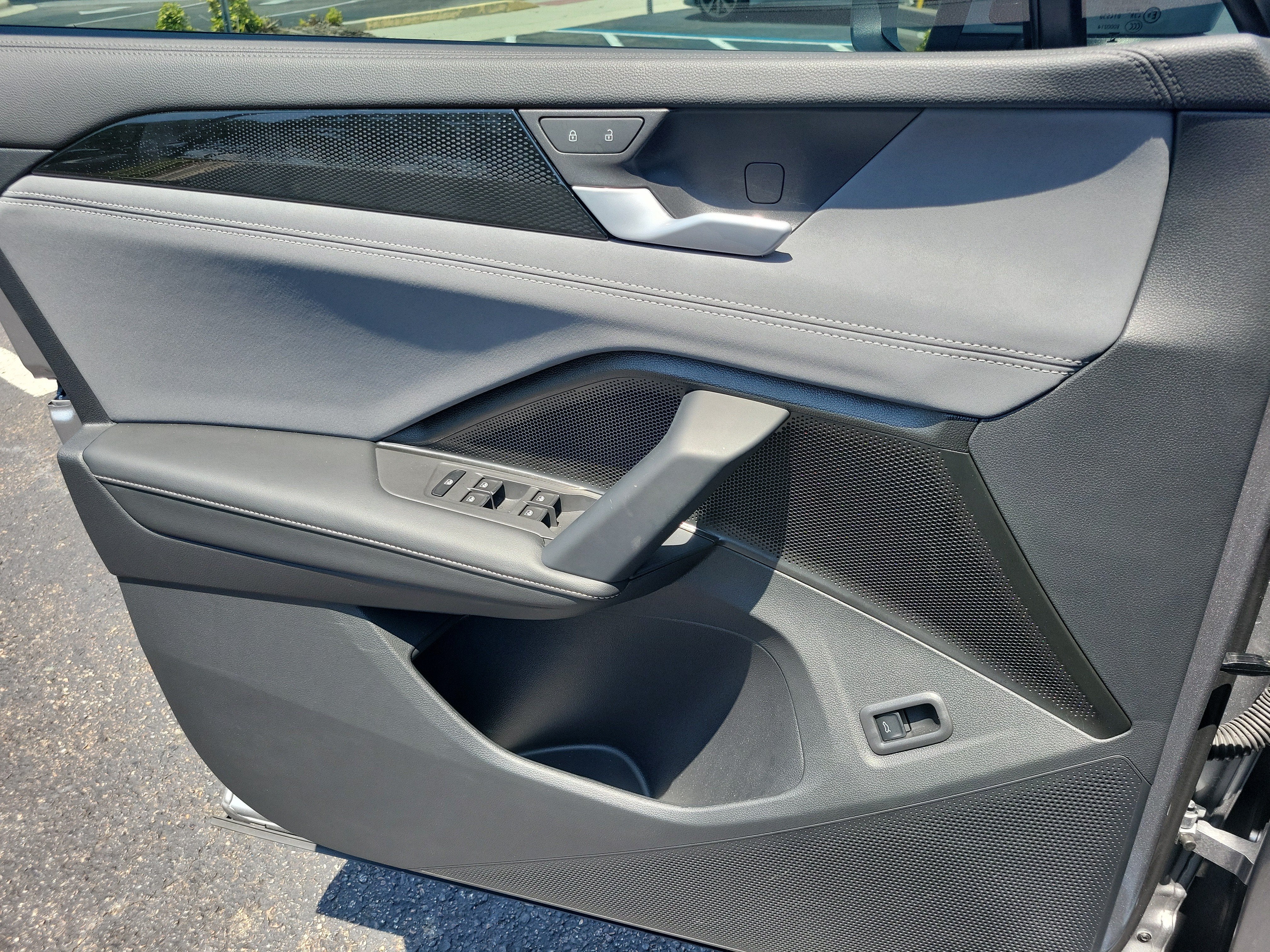 2025 Volkswagen Tiguan SE