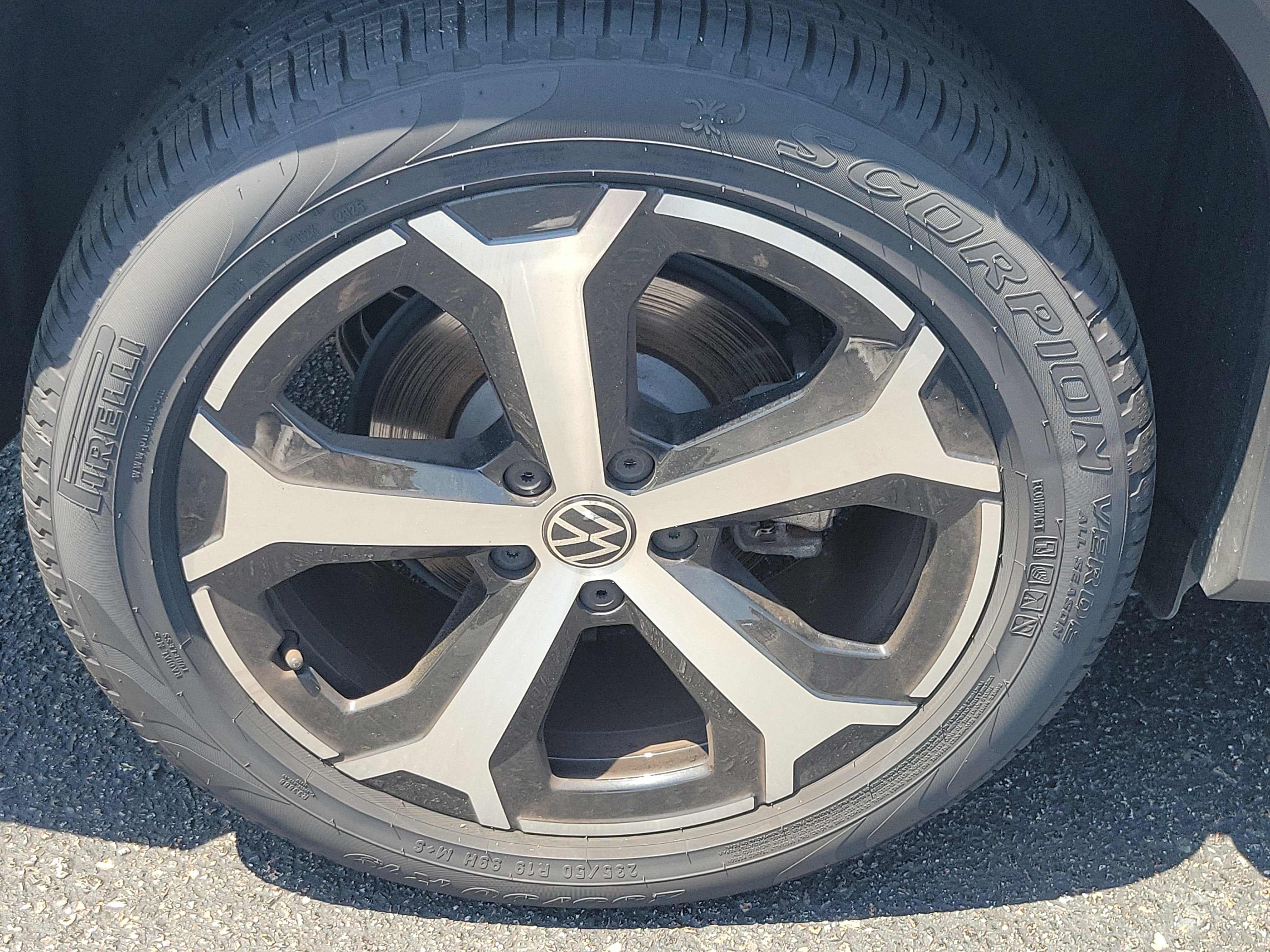 2025 Volkswagen Tiguan SE
