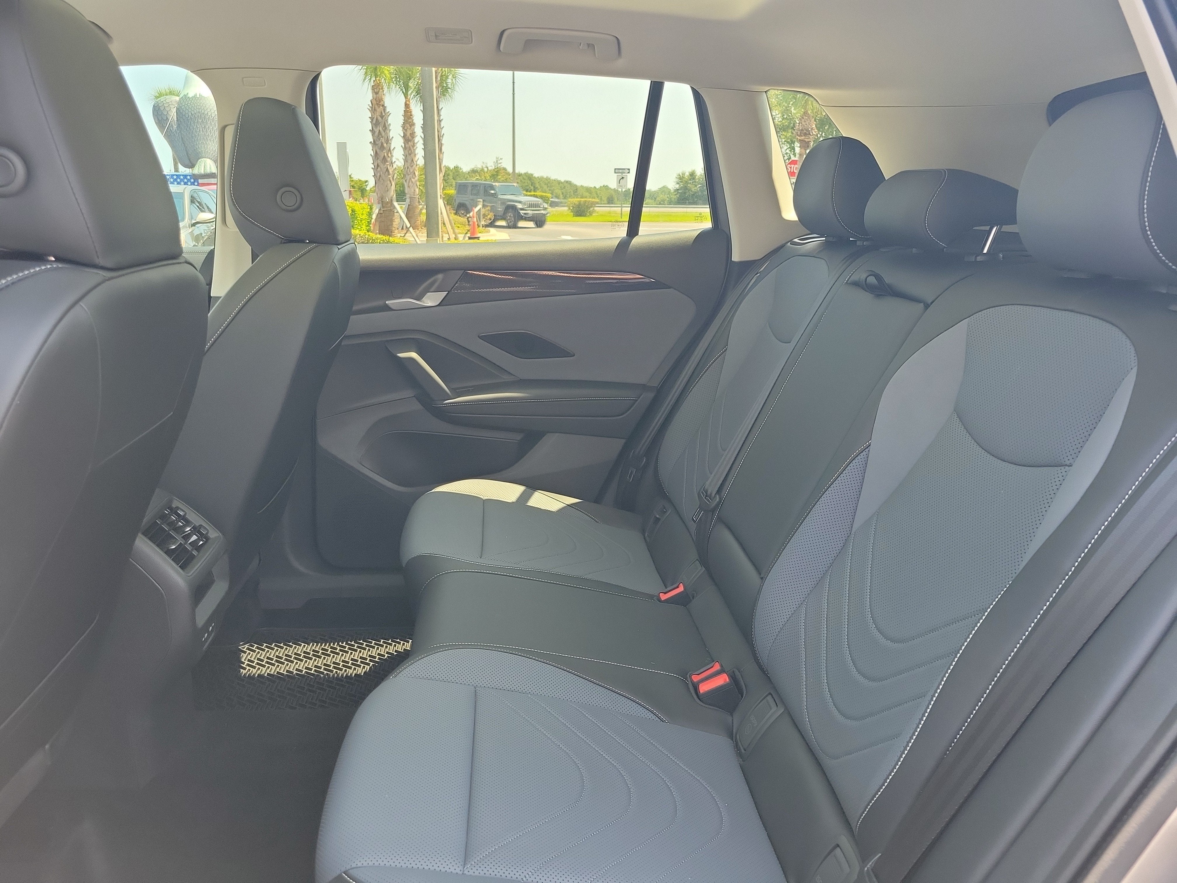 2025 Volkswagen Tiguan SE
