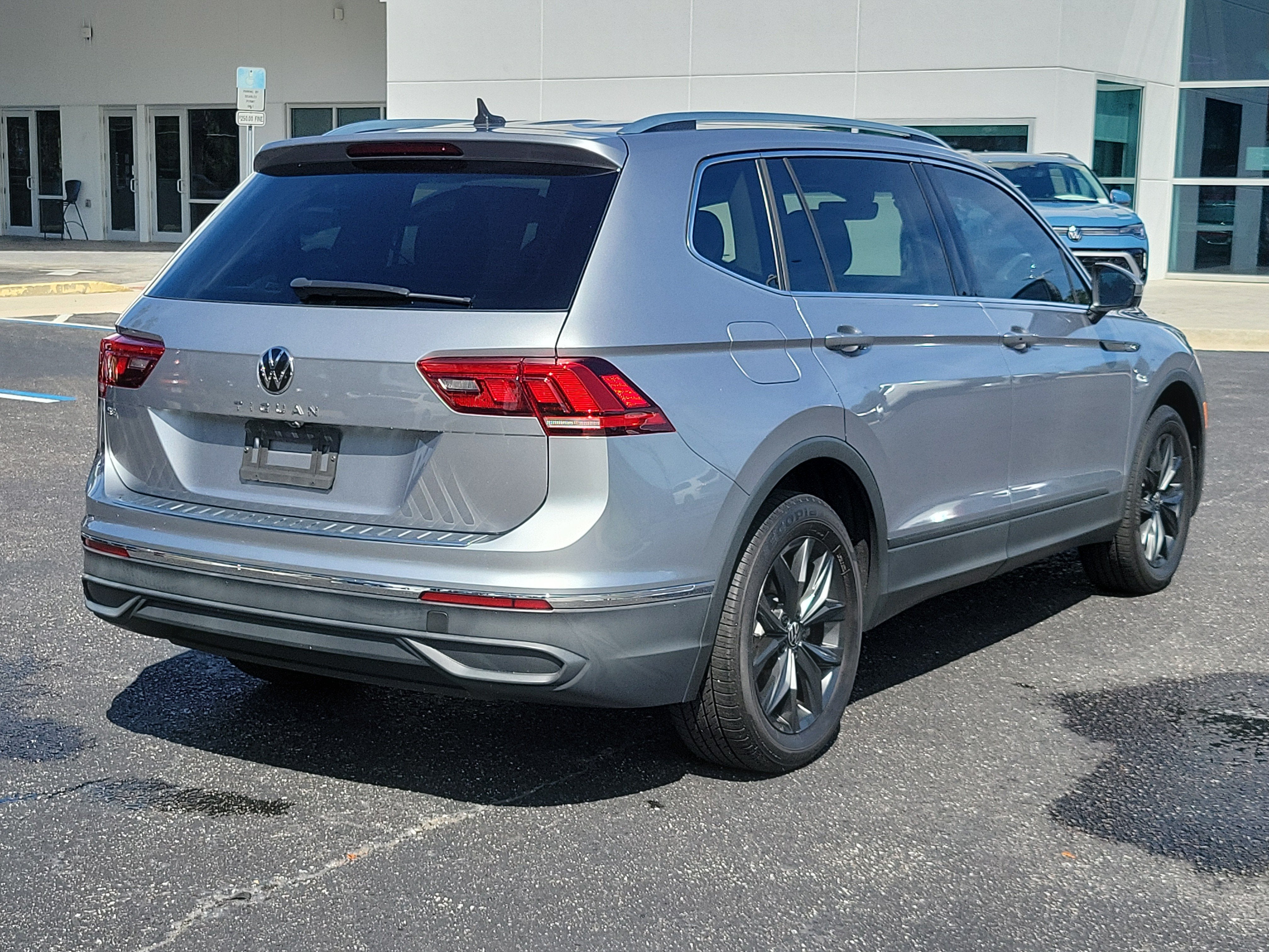 2024 Volkswagen Tiguan SE