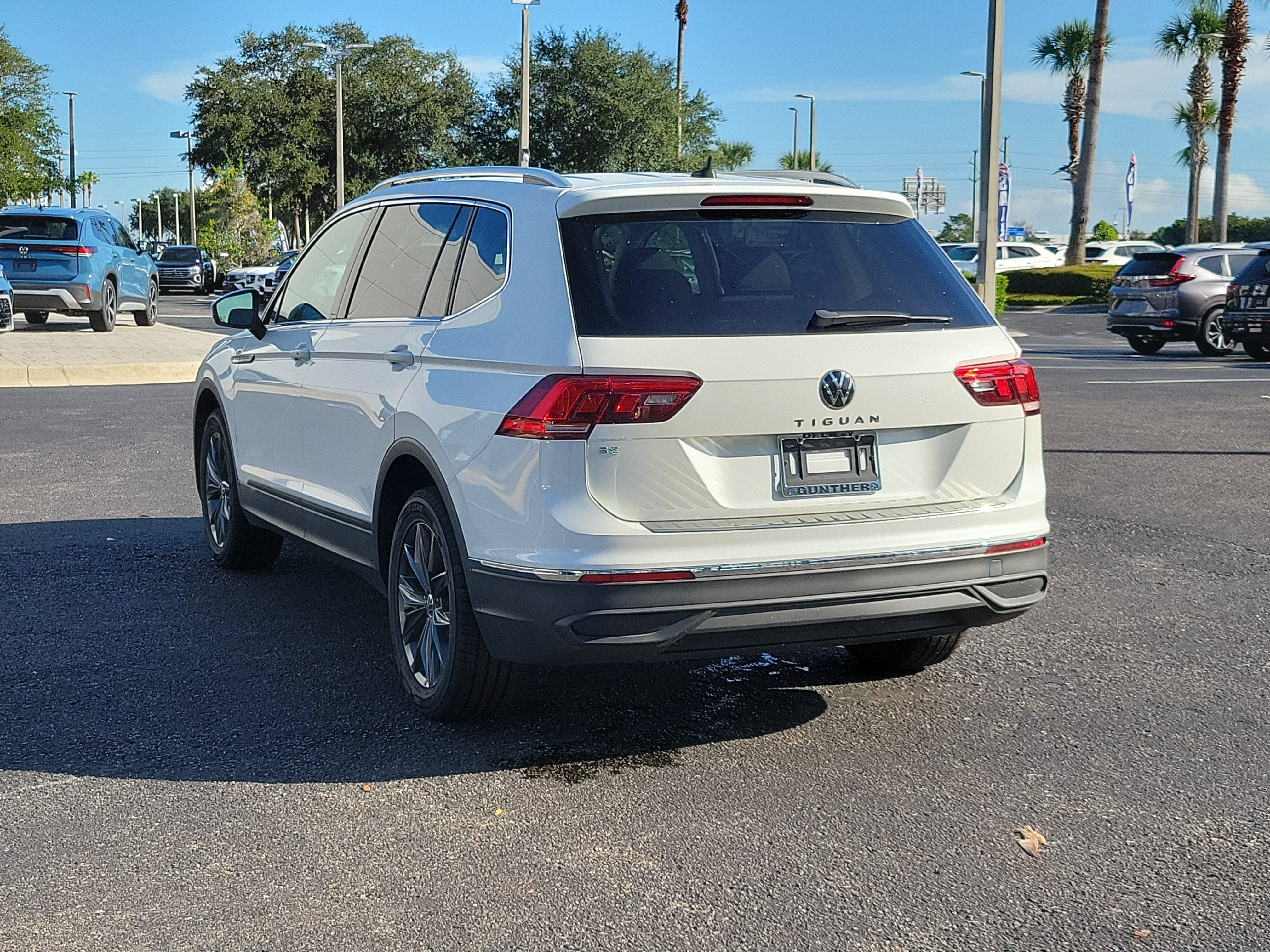 2023 Volkswagen Tiguan SE