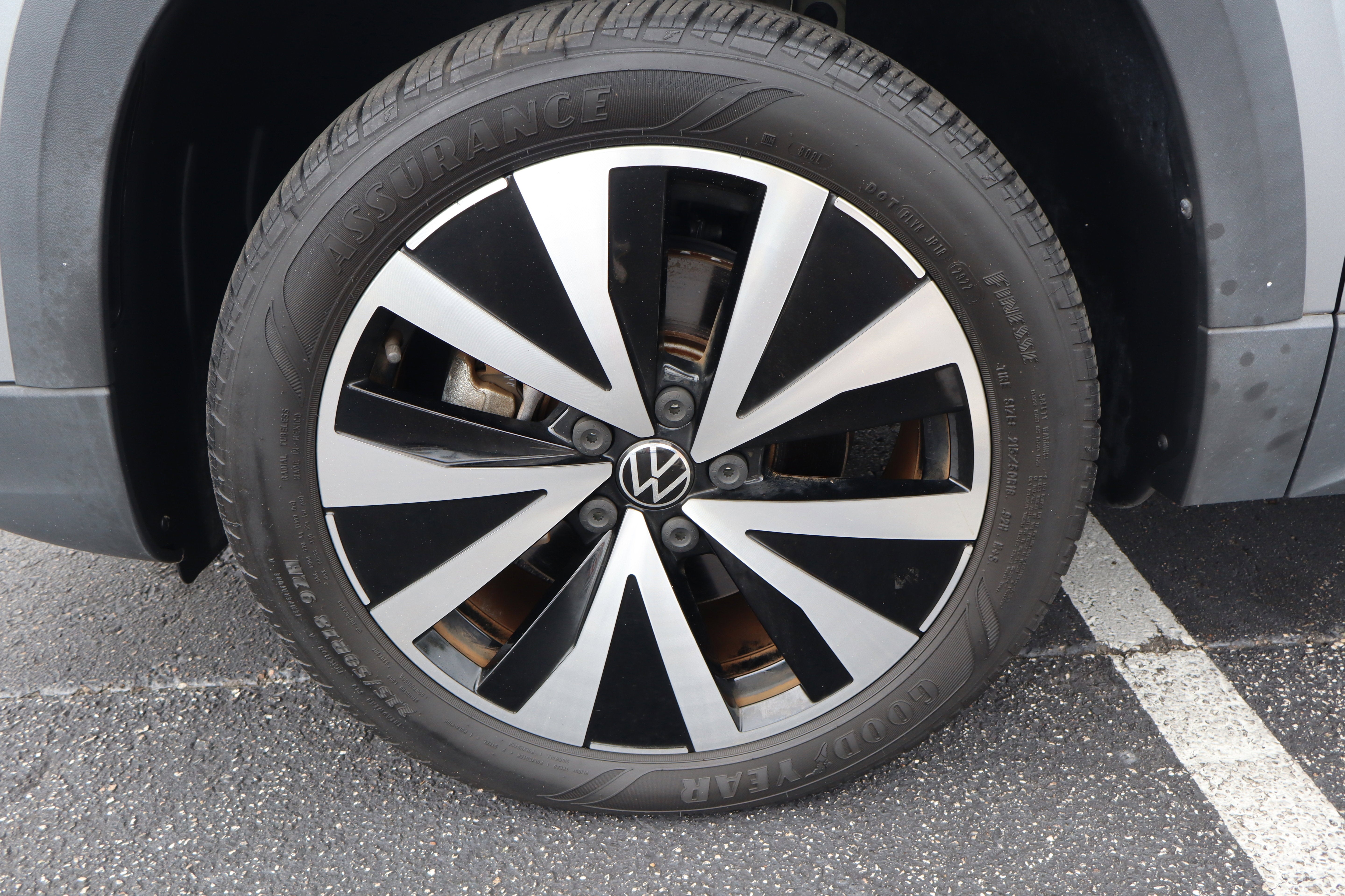 2023 Volkswagen Taos SE