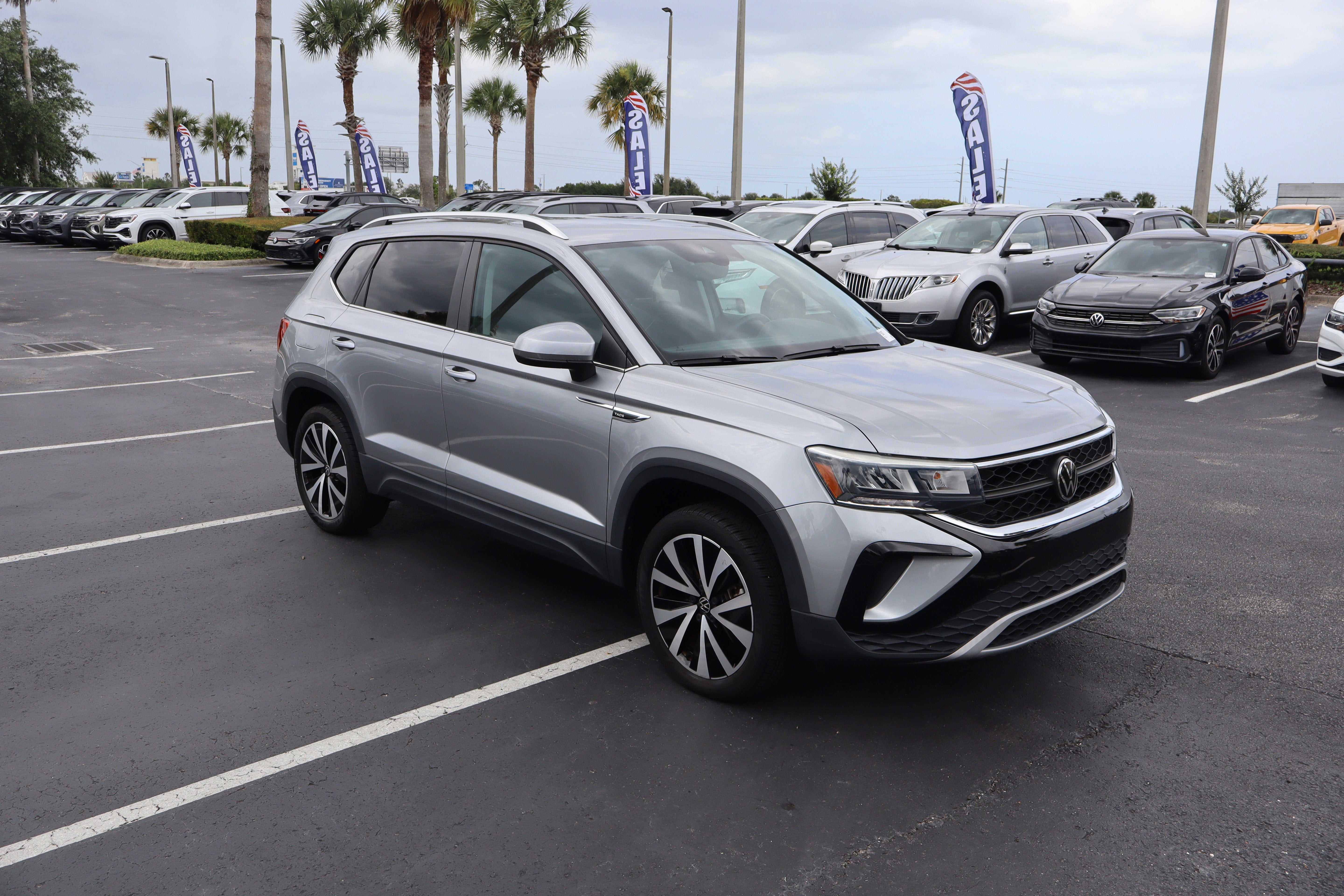 2023 Volkswagen Taos SE