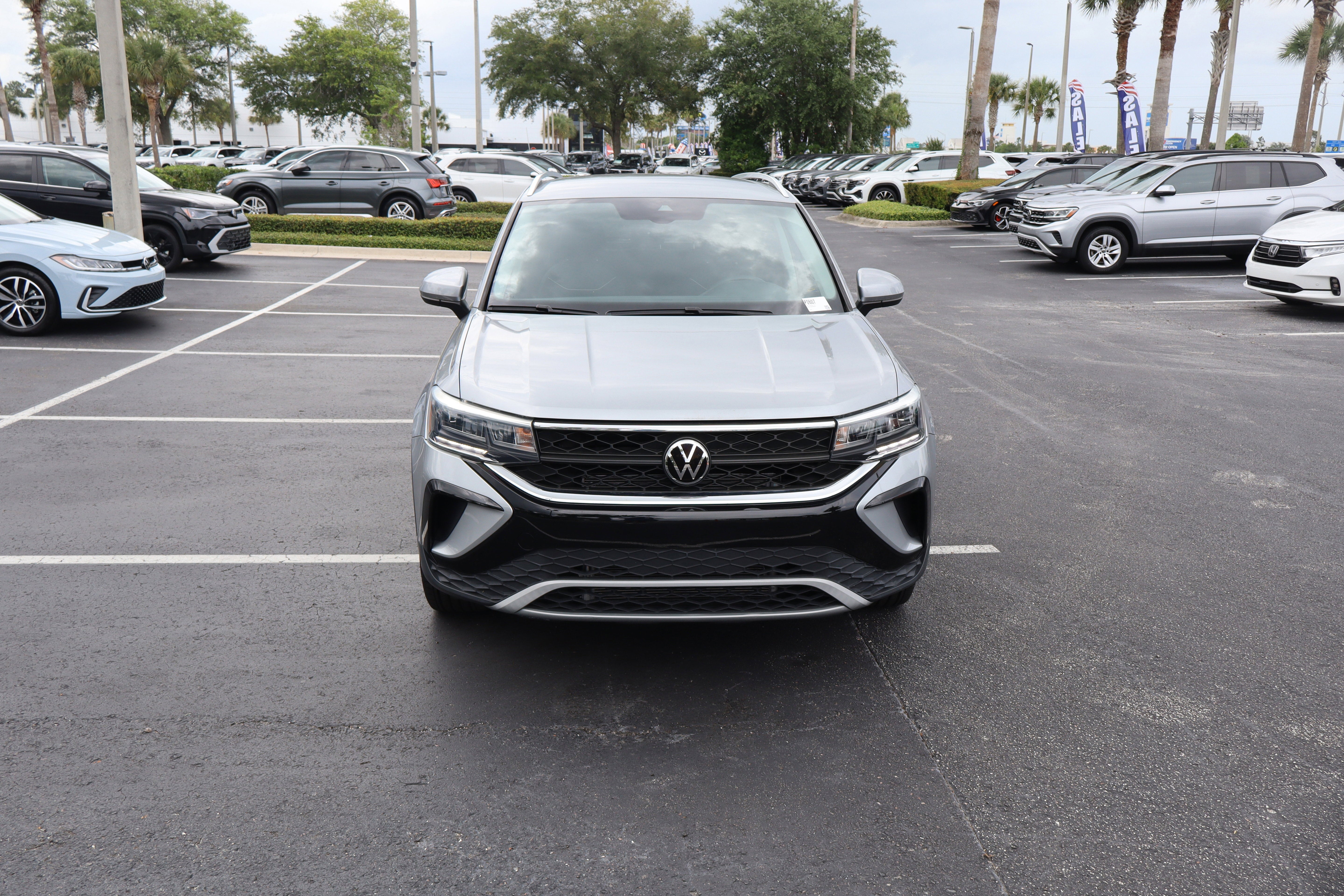 2023 Volkswagen Taos SE