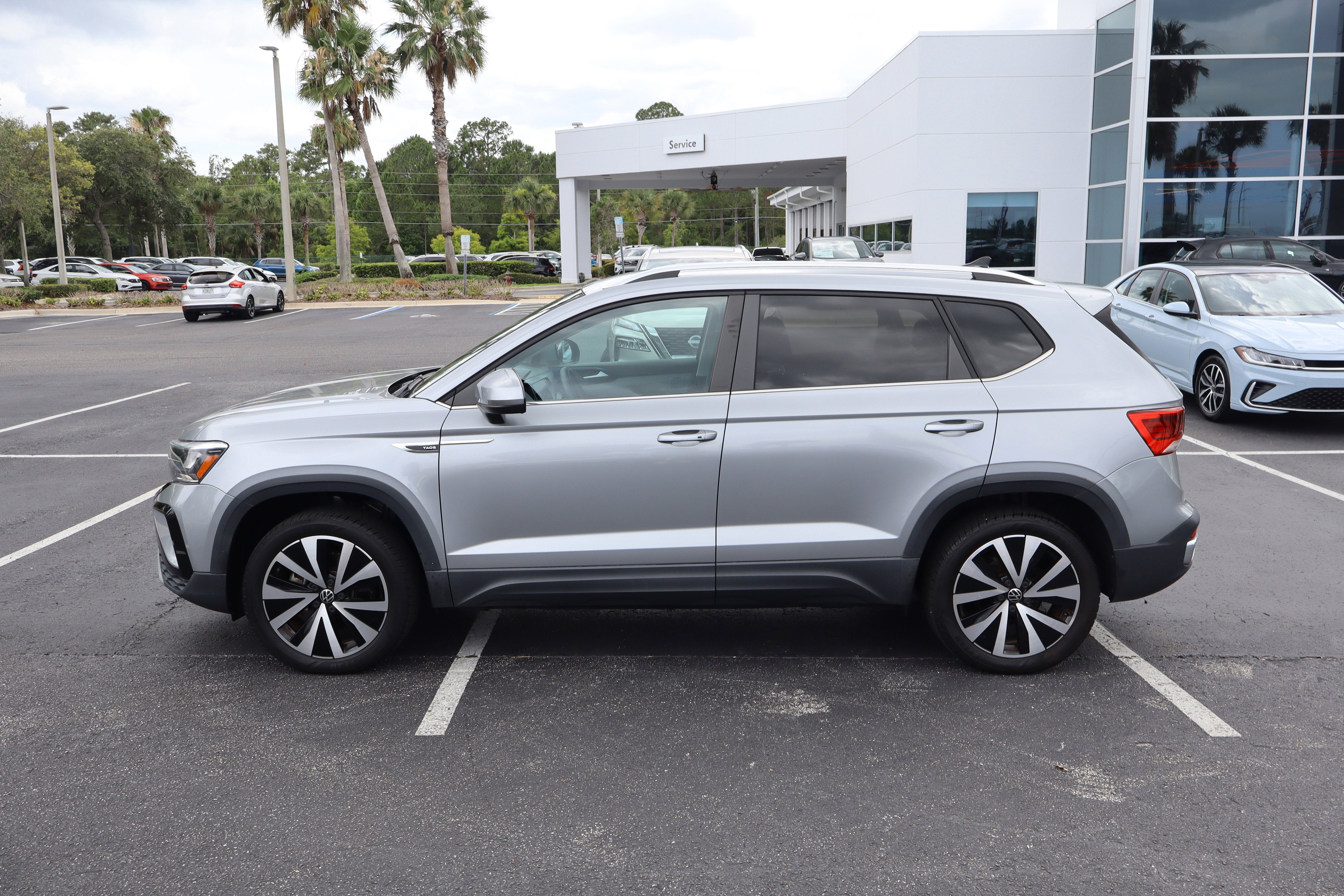 2023 Volkswagen Taos SE