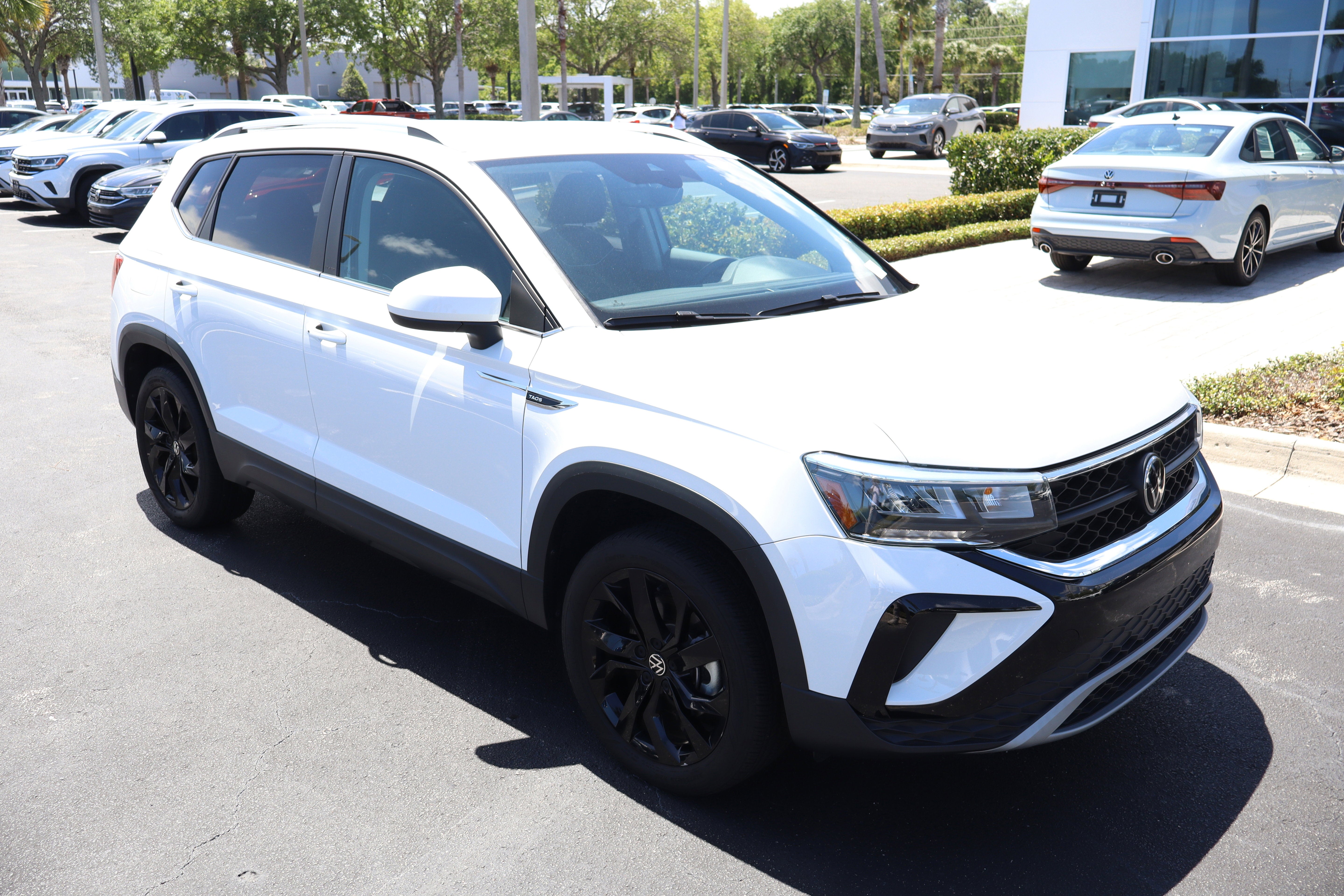 2023 Volkswagen Taos SE
