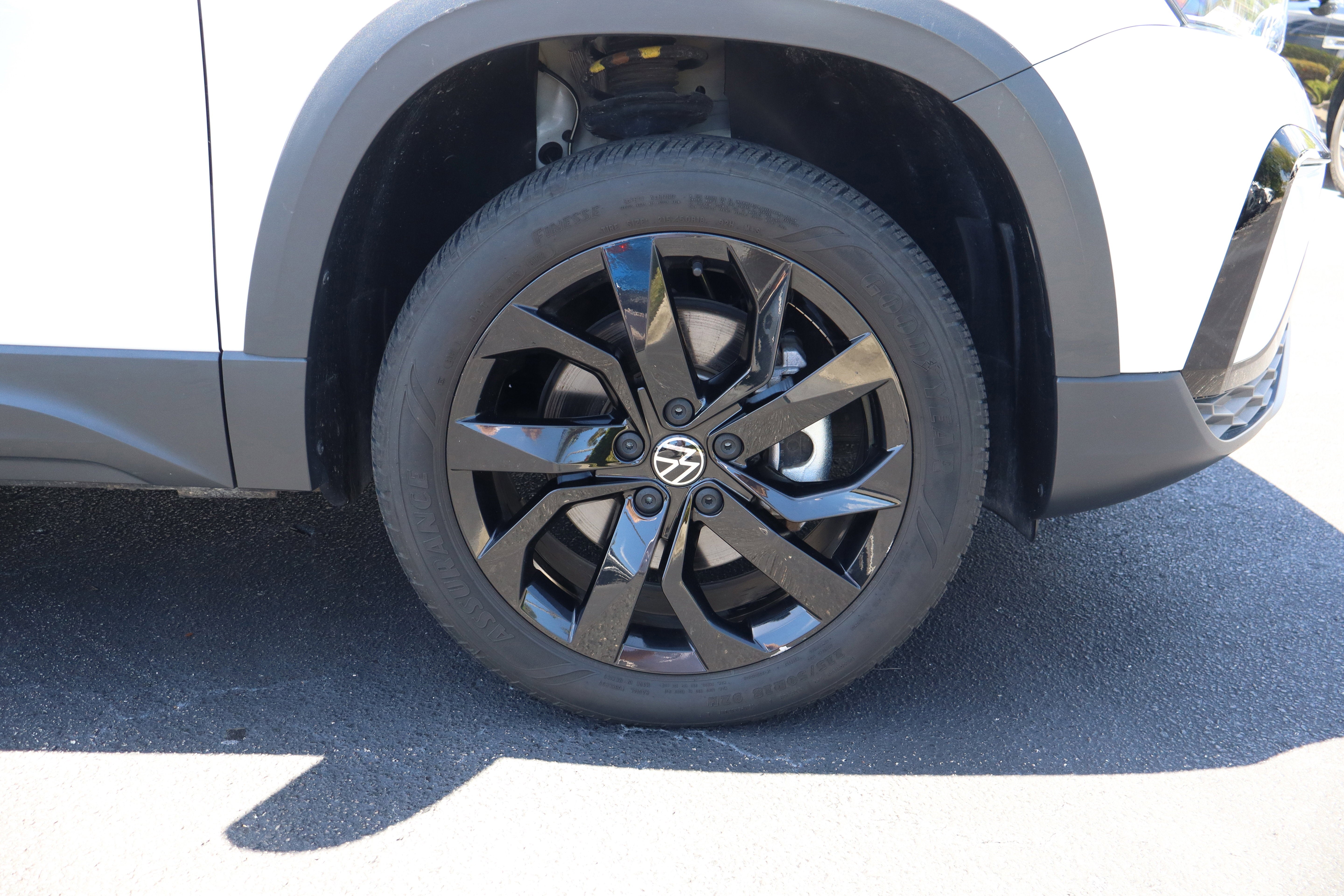 2023 Volkswagen Taos SE