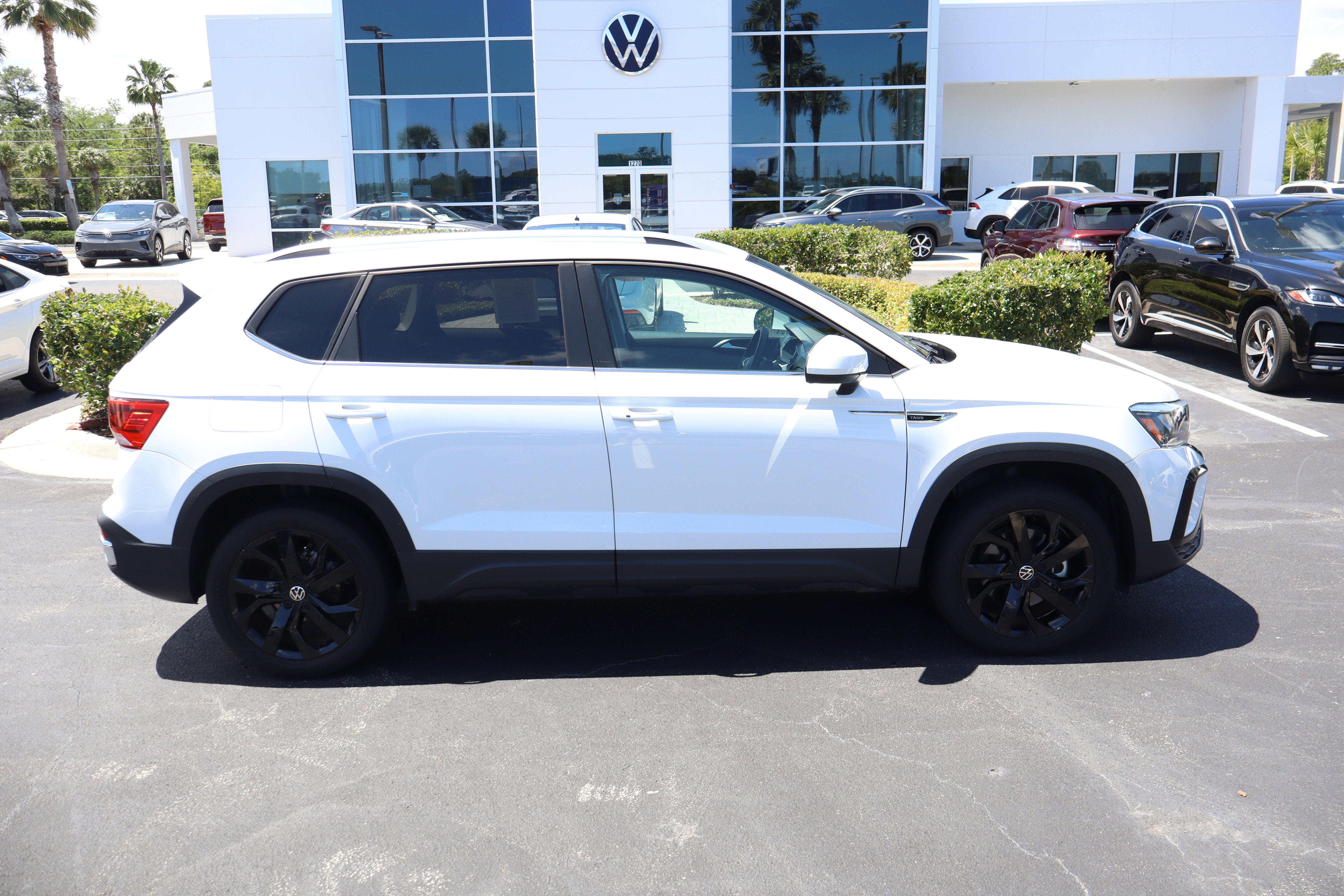 2023 Volkswagen Taos SE