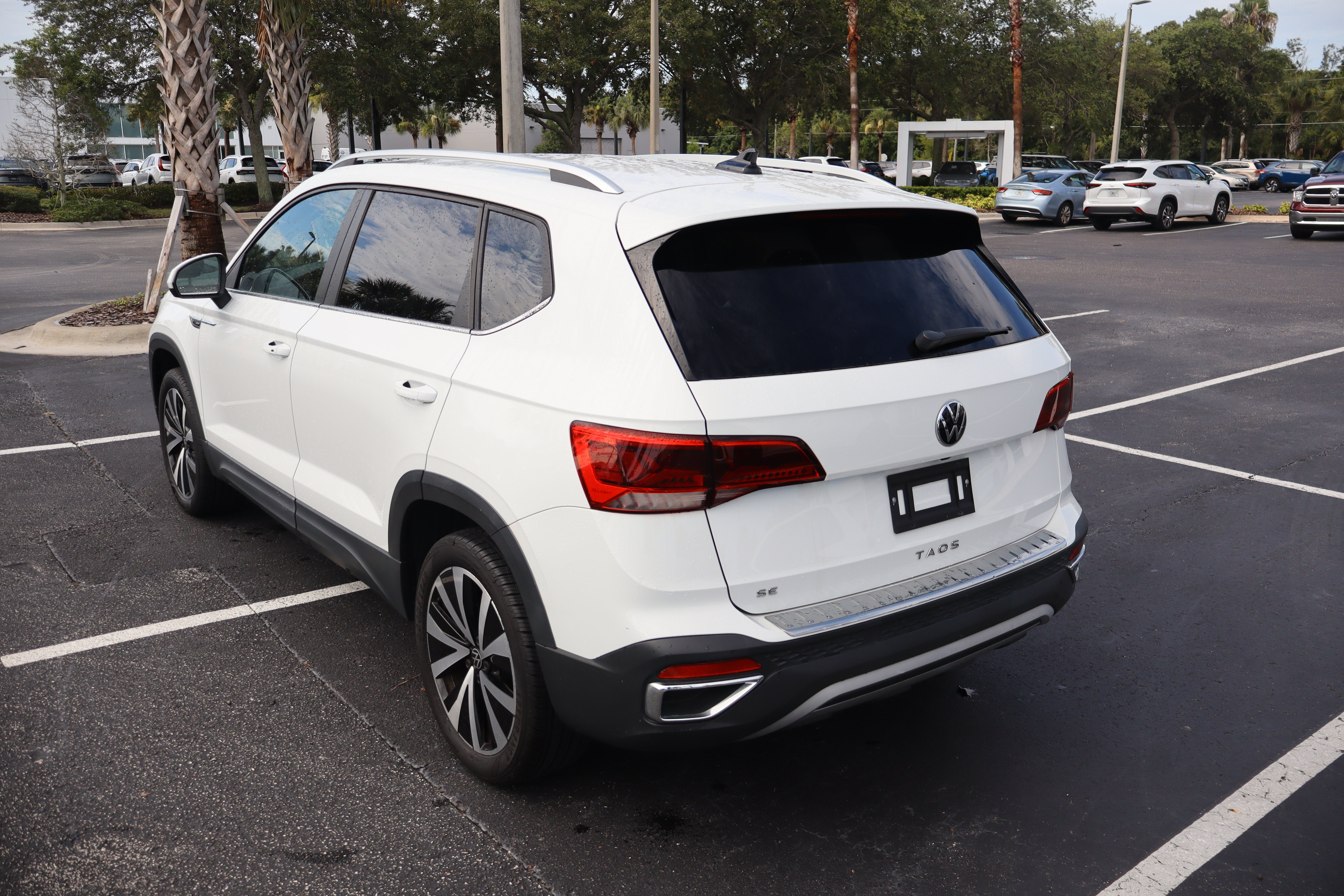 2023 Volkswagen Taos SE