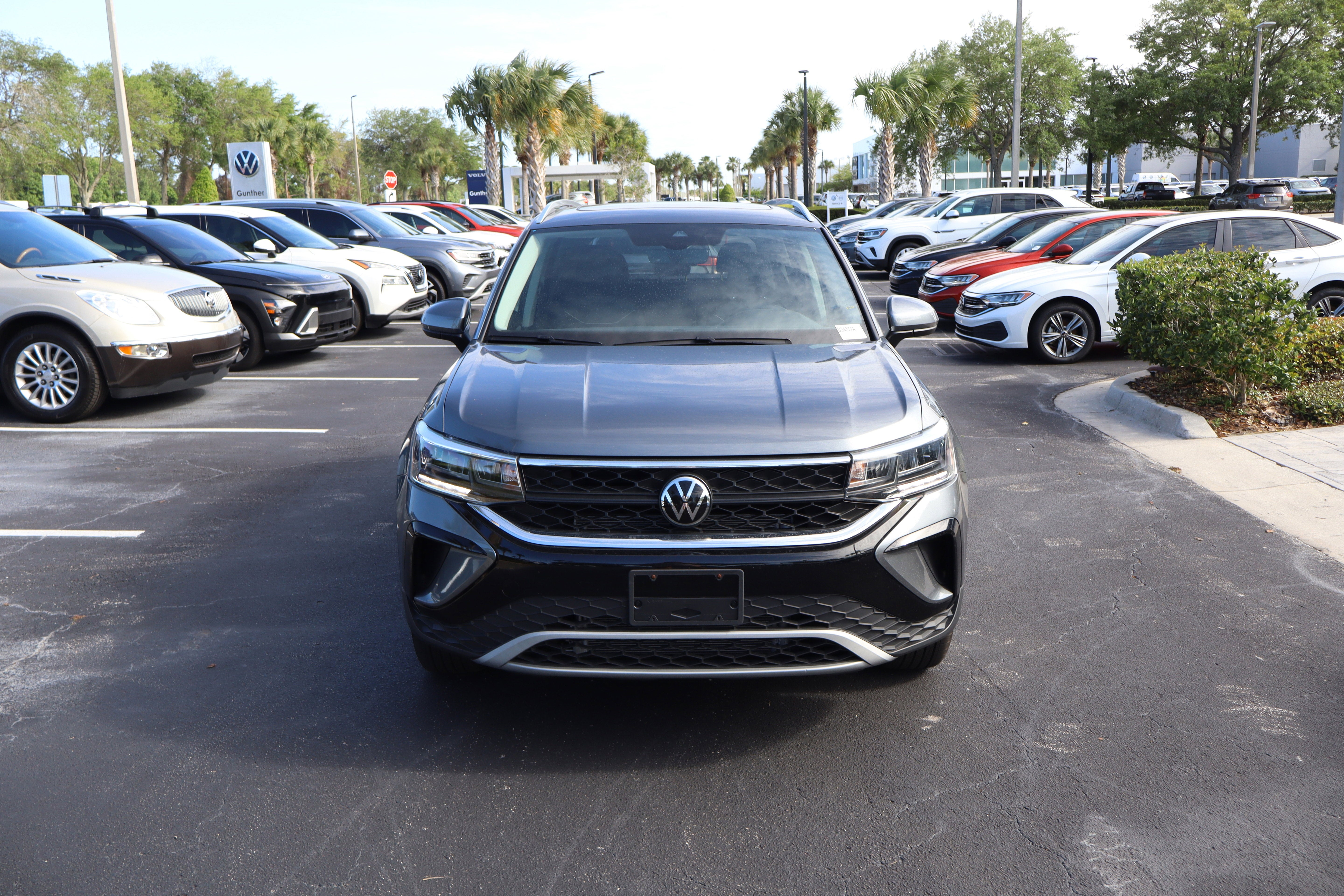 2024 Volkswagen Taos SE