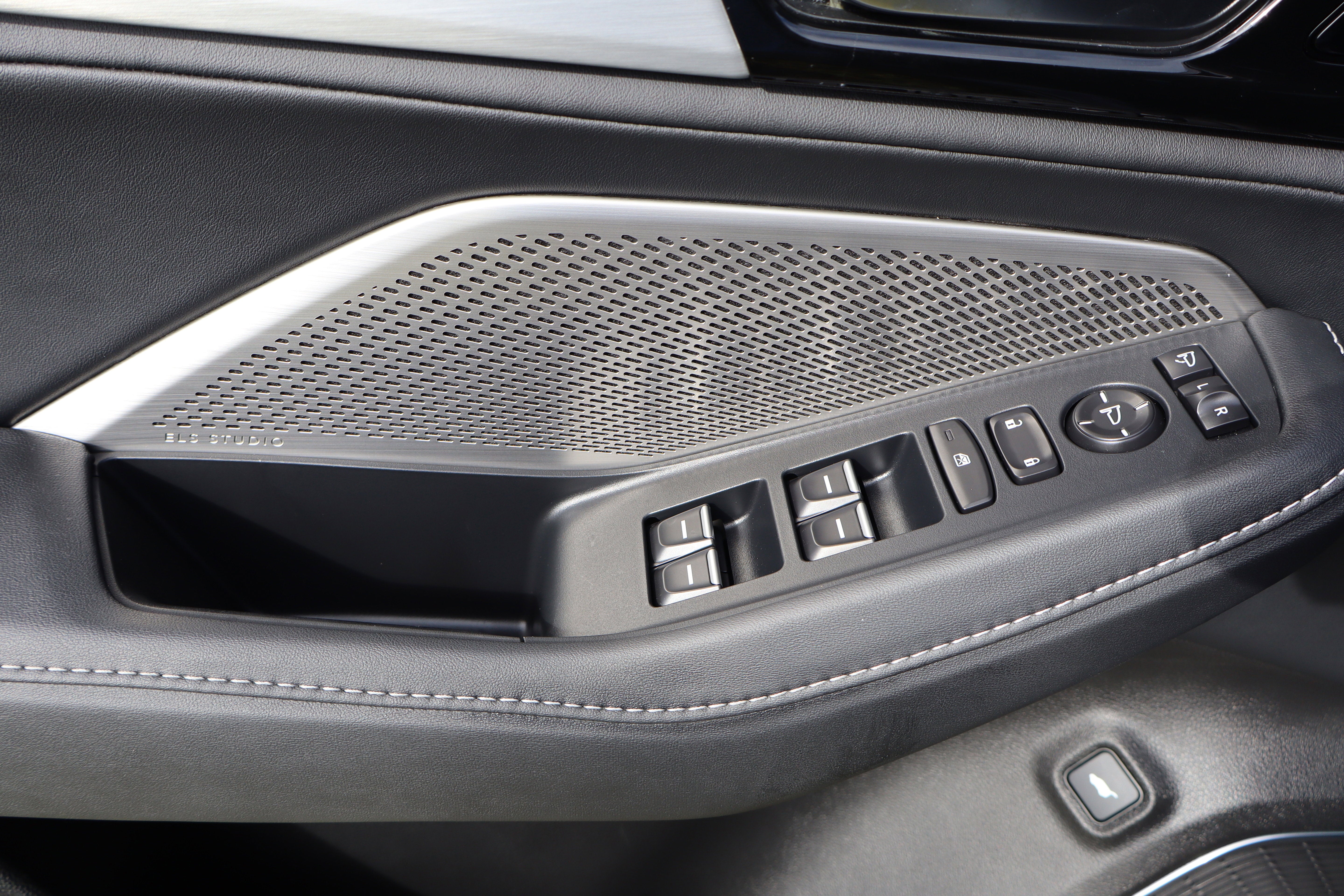 2023 Acura MDX w/Technology Package