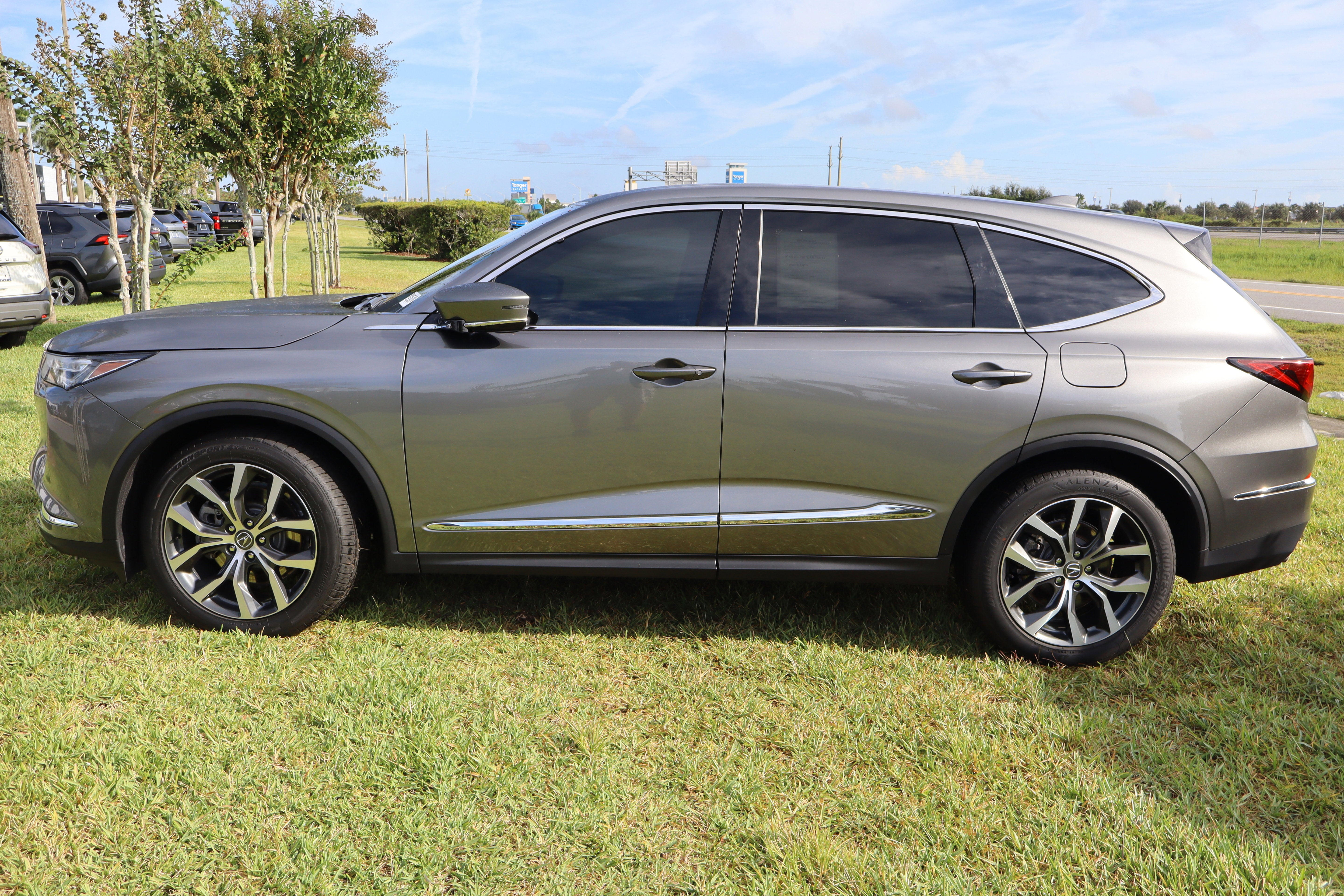 2023 Acura MDX w/Technology Package