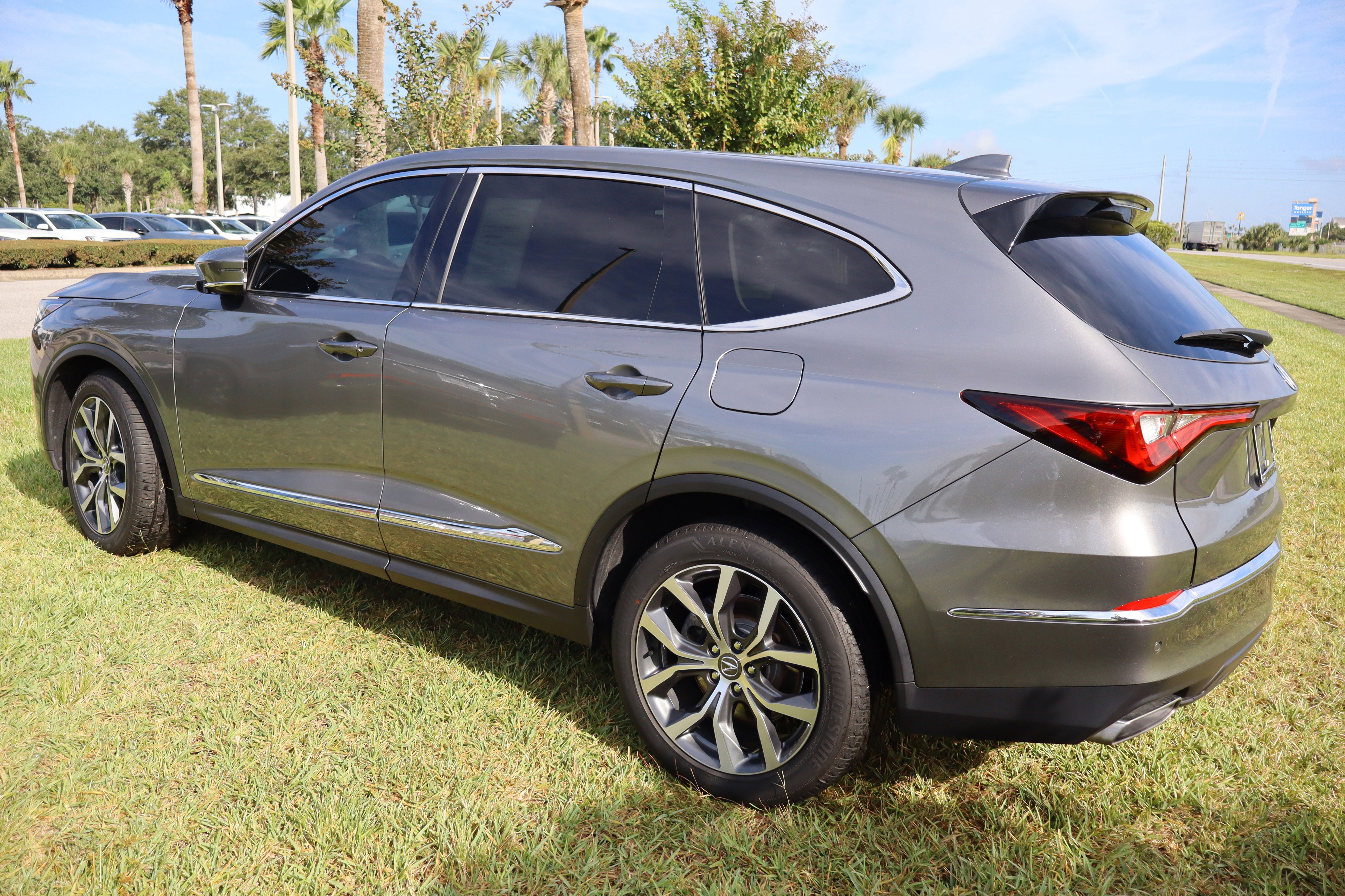 2023 Acura MDX w/Technology Package