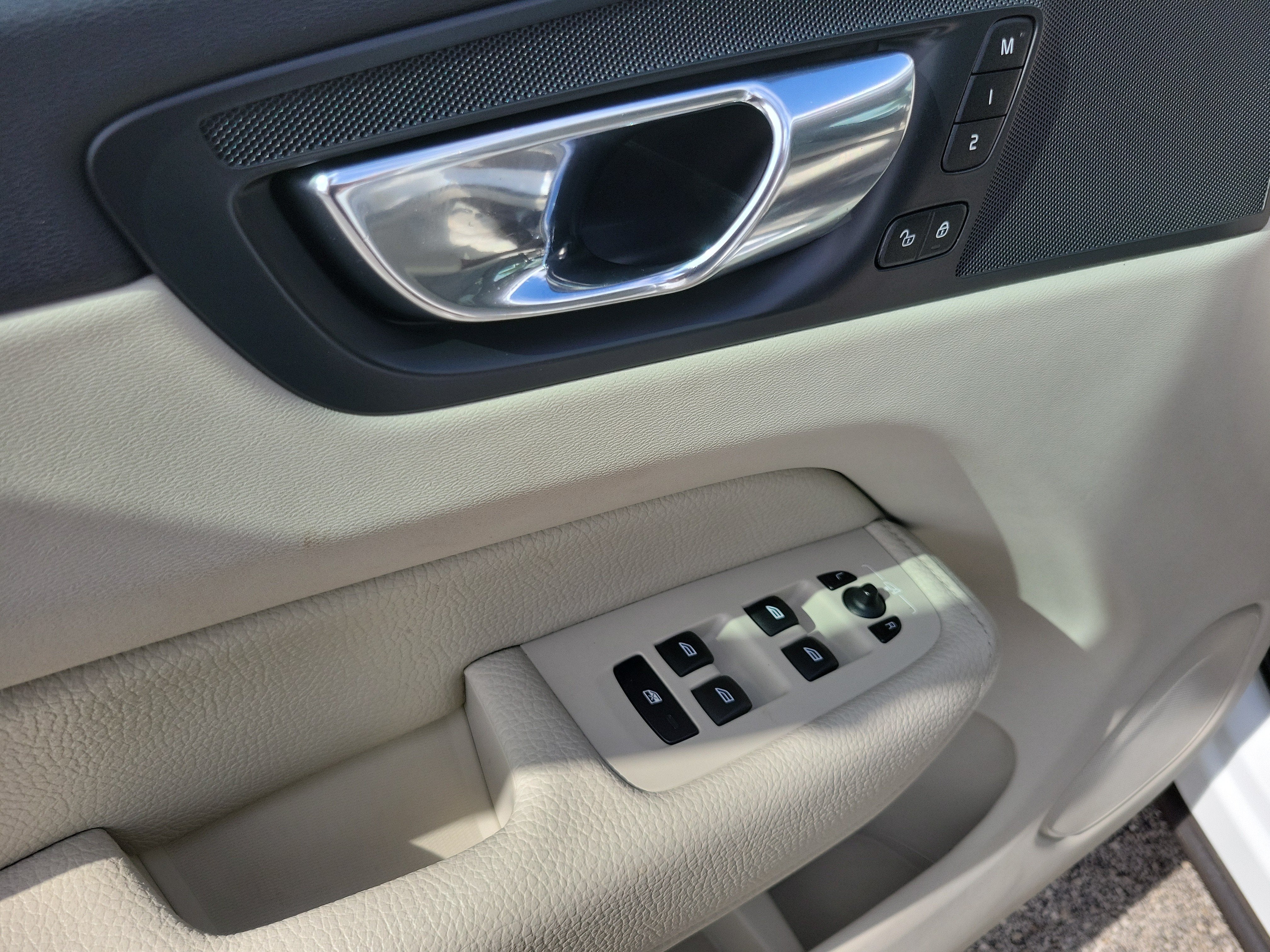 2018 Volvo XC60 Momentum