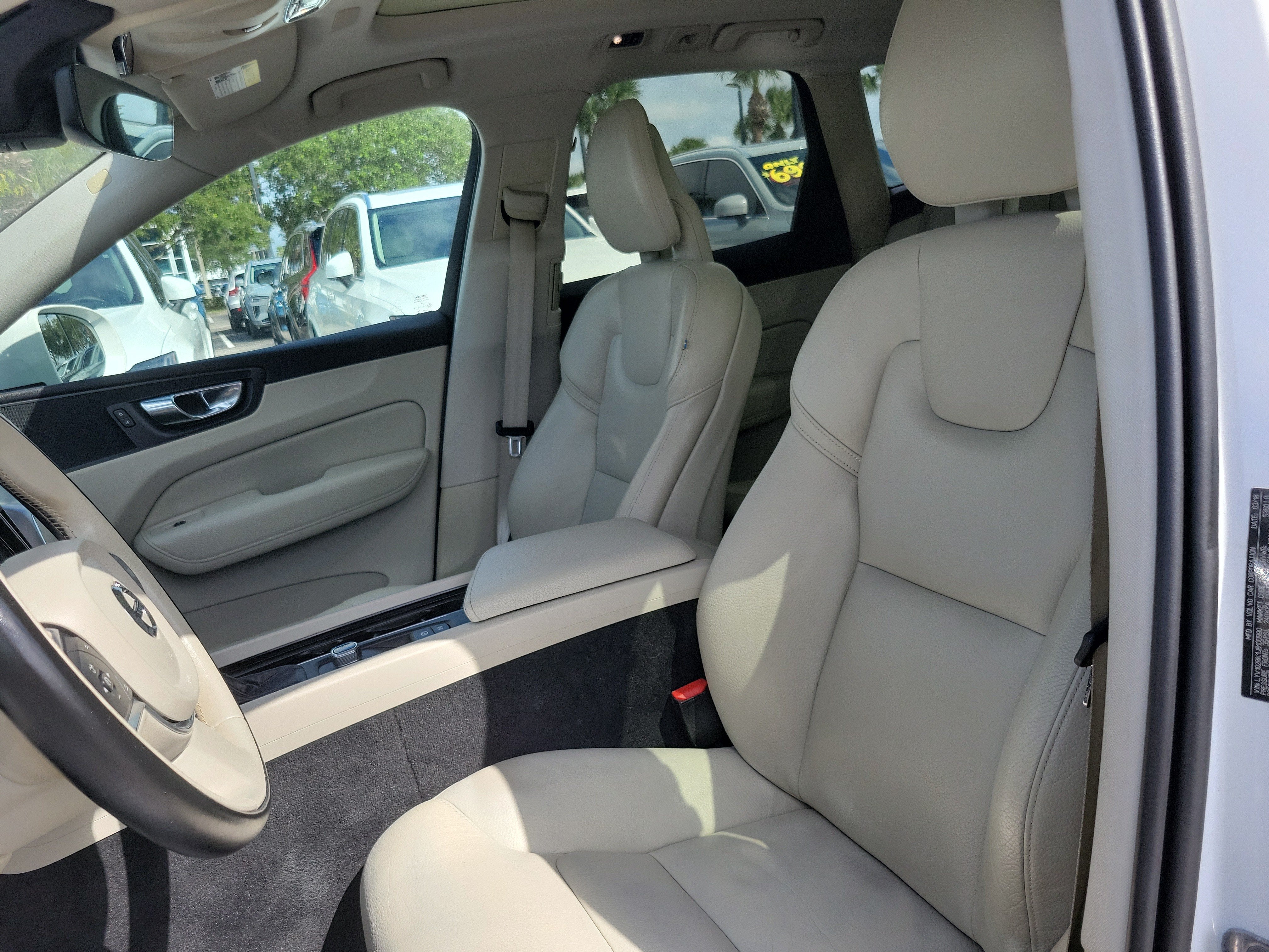 2018 Volvo XC60 Momentum