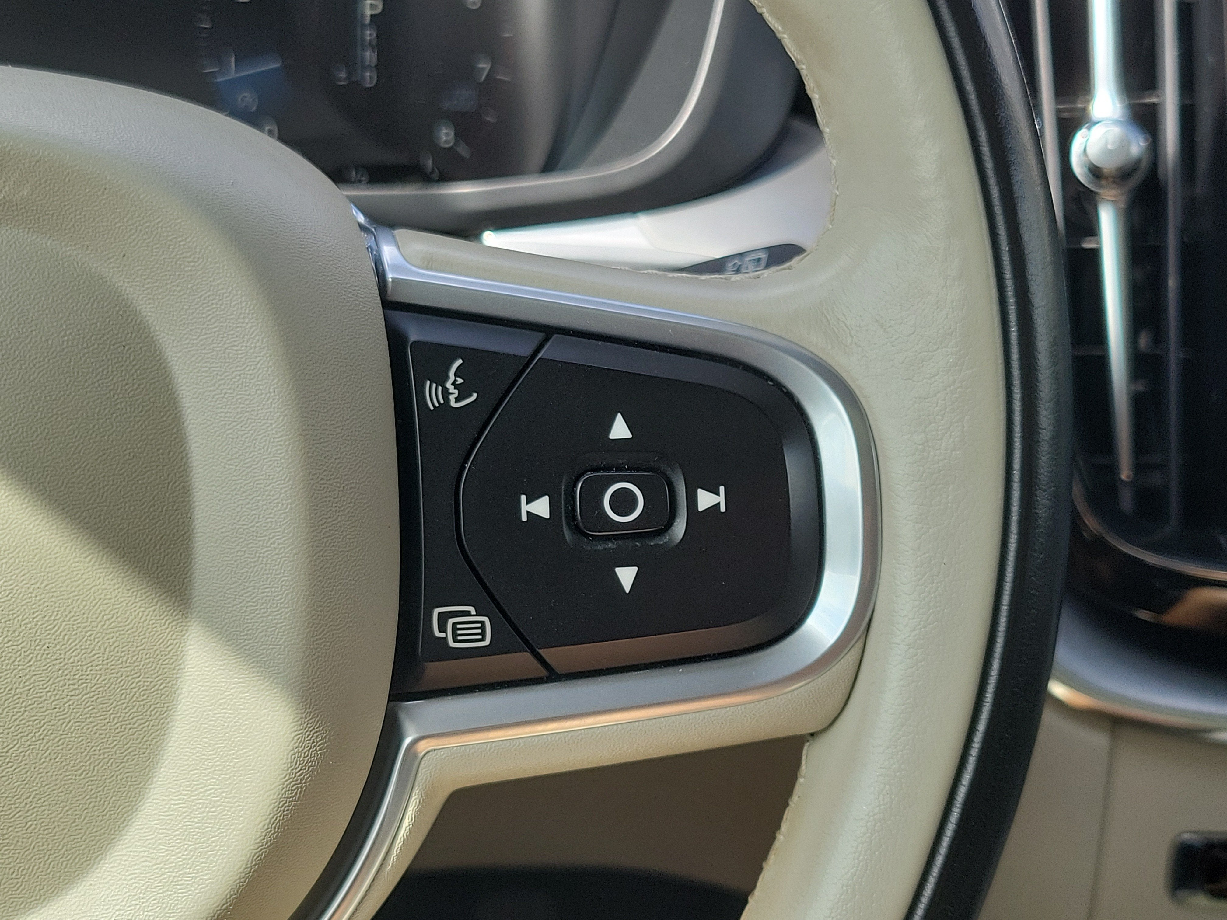 2018 Volvo XC60 Momentum