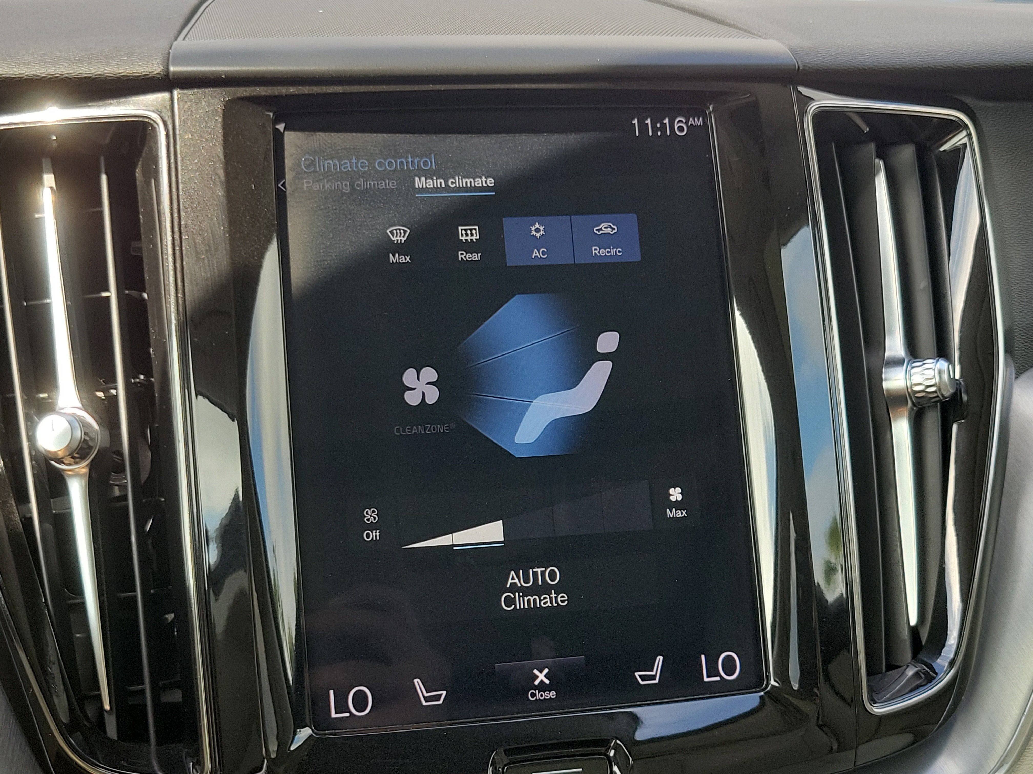 2018 Volvo XC60 Momentum