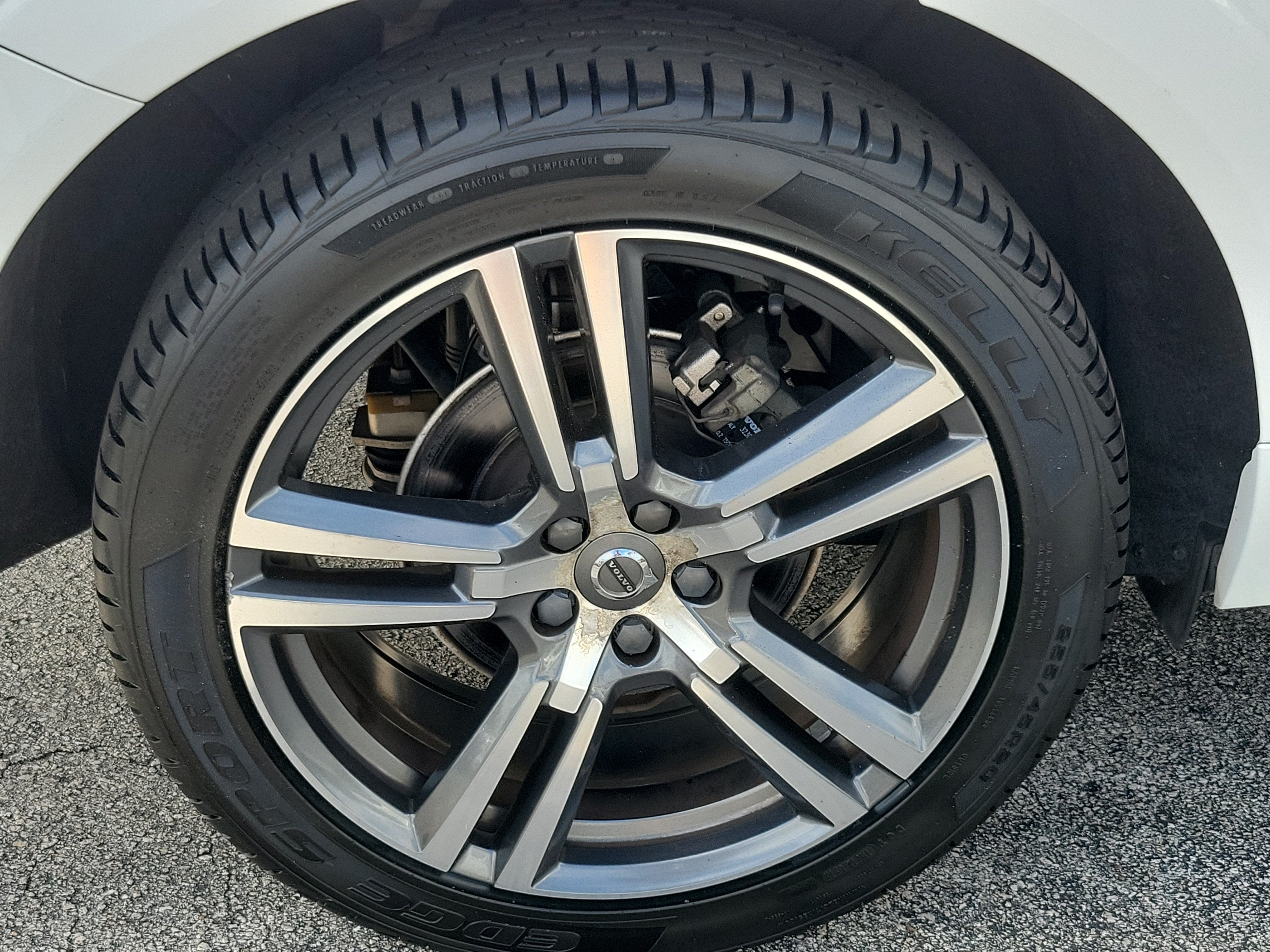2018 Volvo XC60 Momentum
