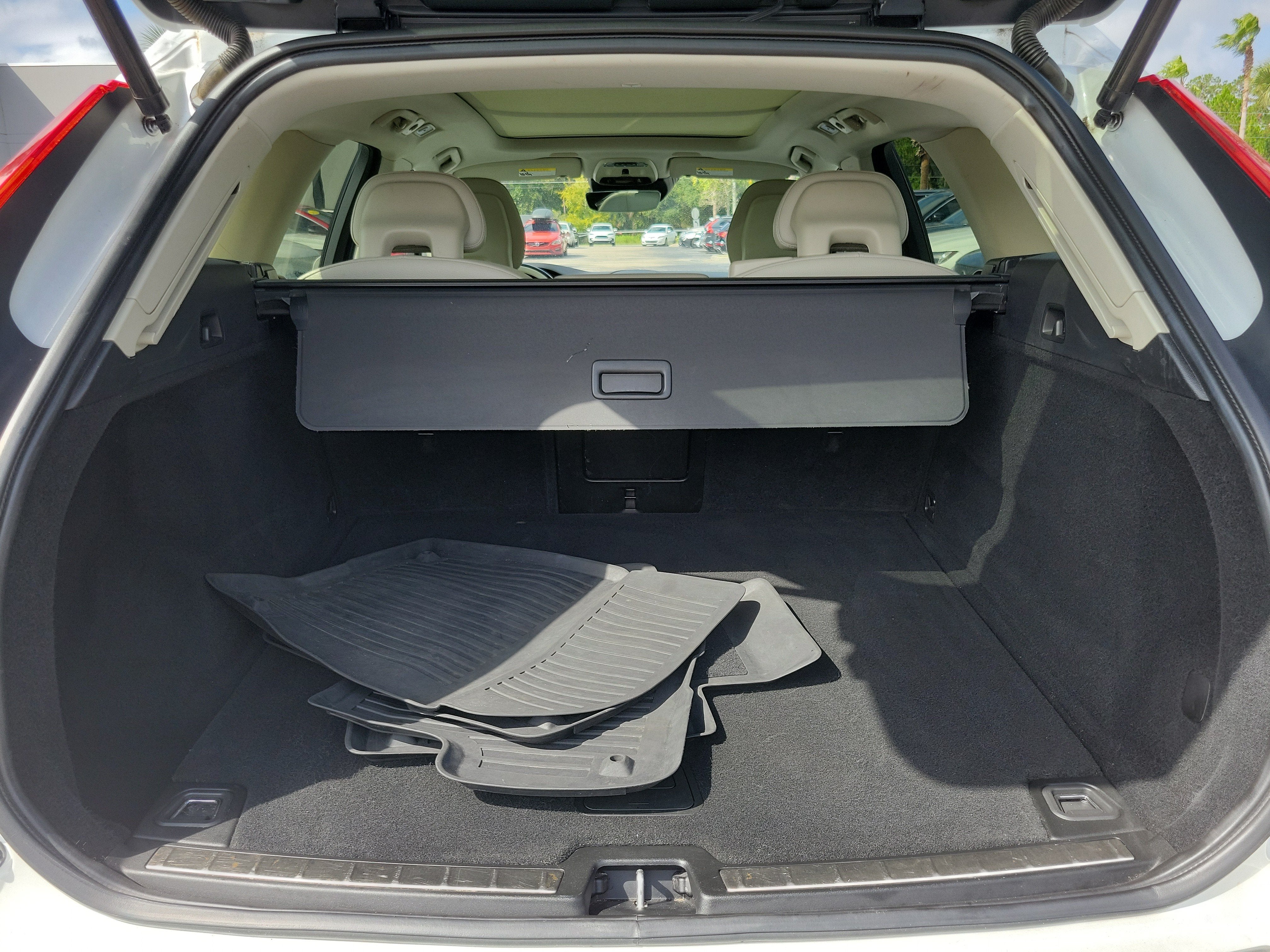 2018 Volvo XC60 Momentum