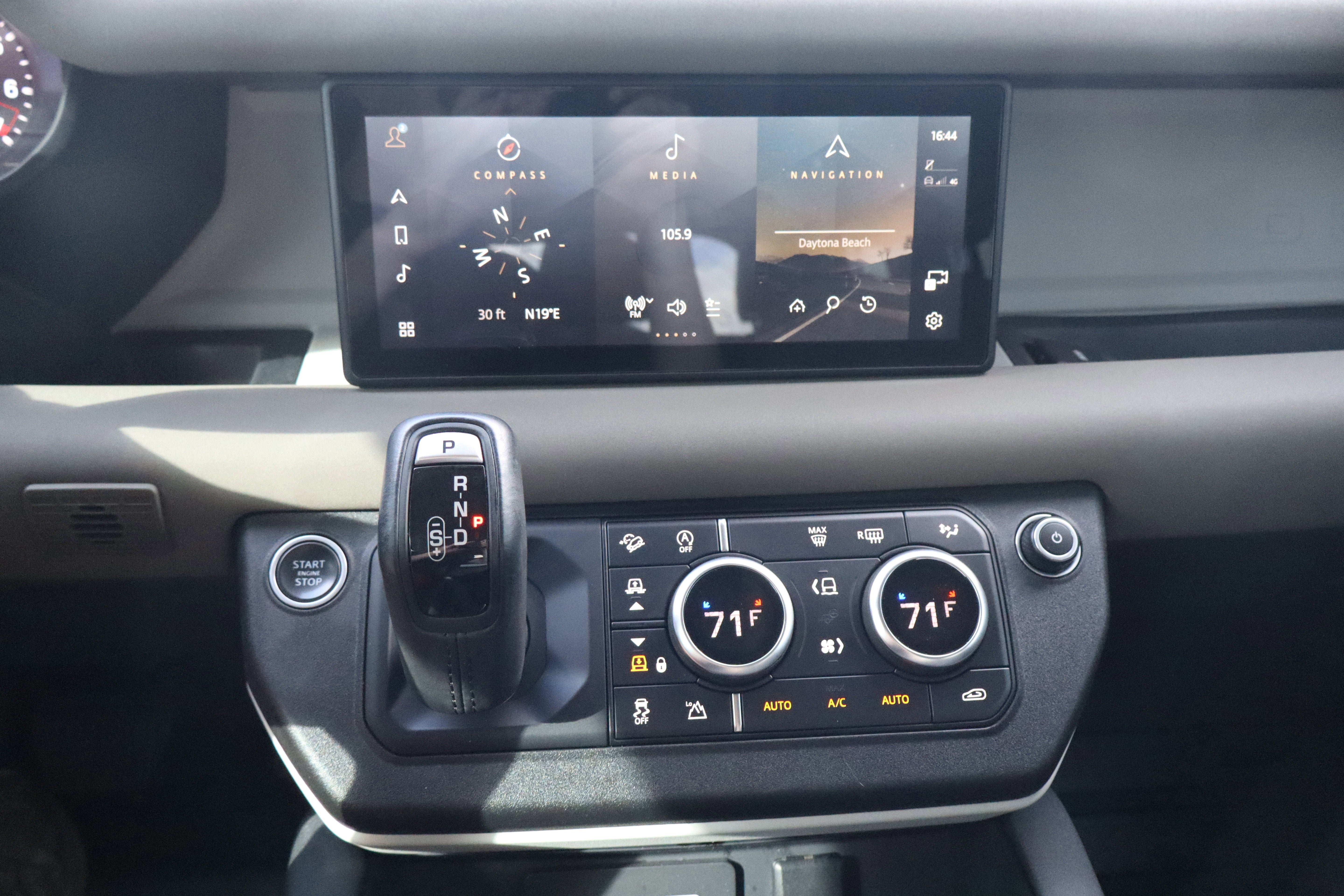 2021 Land Rover Defender SE