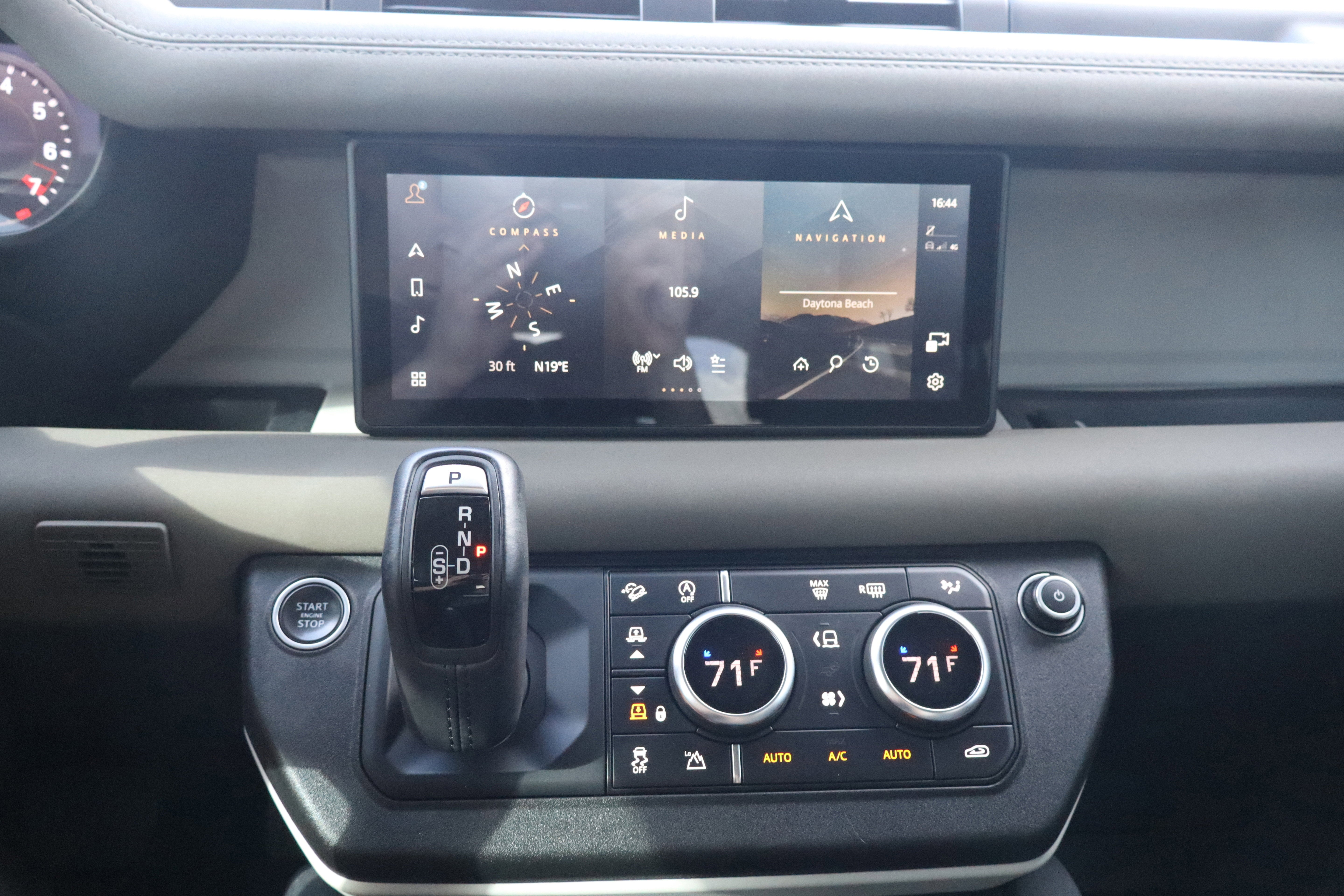 2021 Land Rover Defender SE