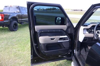 2021 Land Rover Defender SE