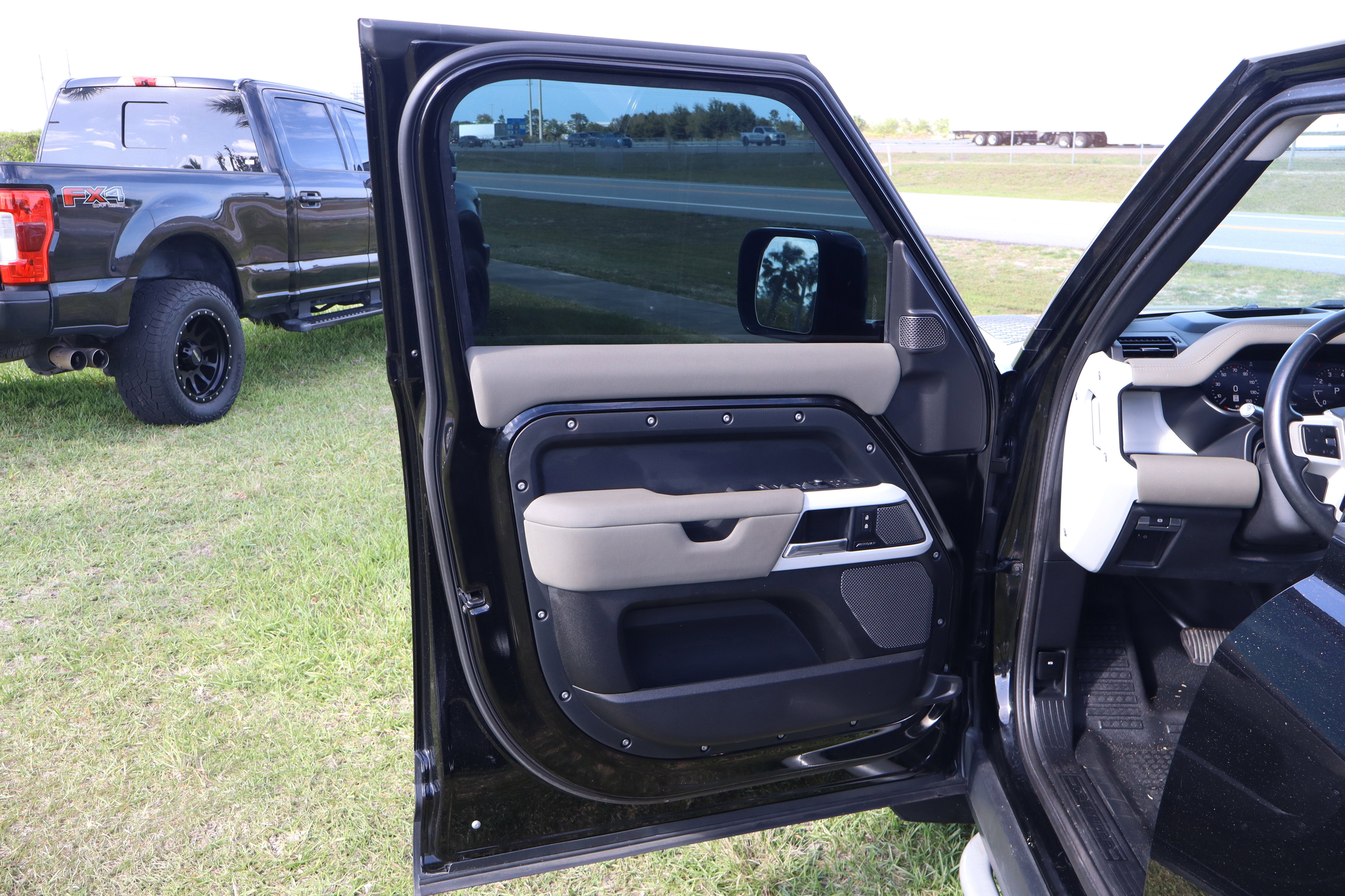 2021 Land Rover Defender SE