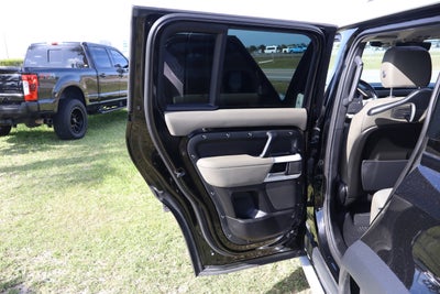 2021 Land Rover Defender SE