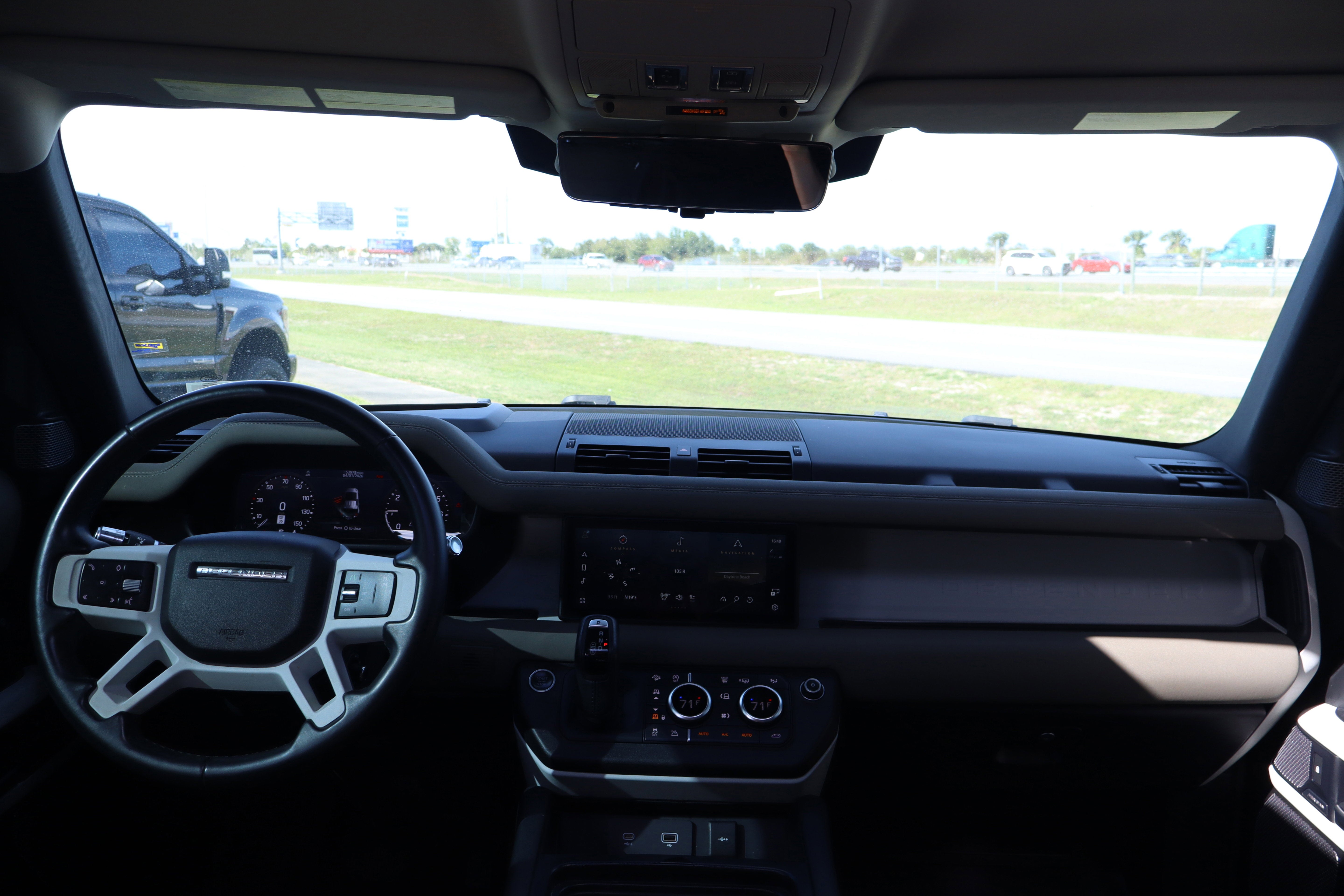 2021 Land Rover Defender SE