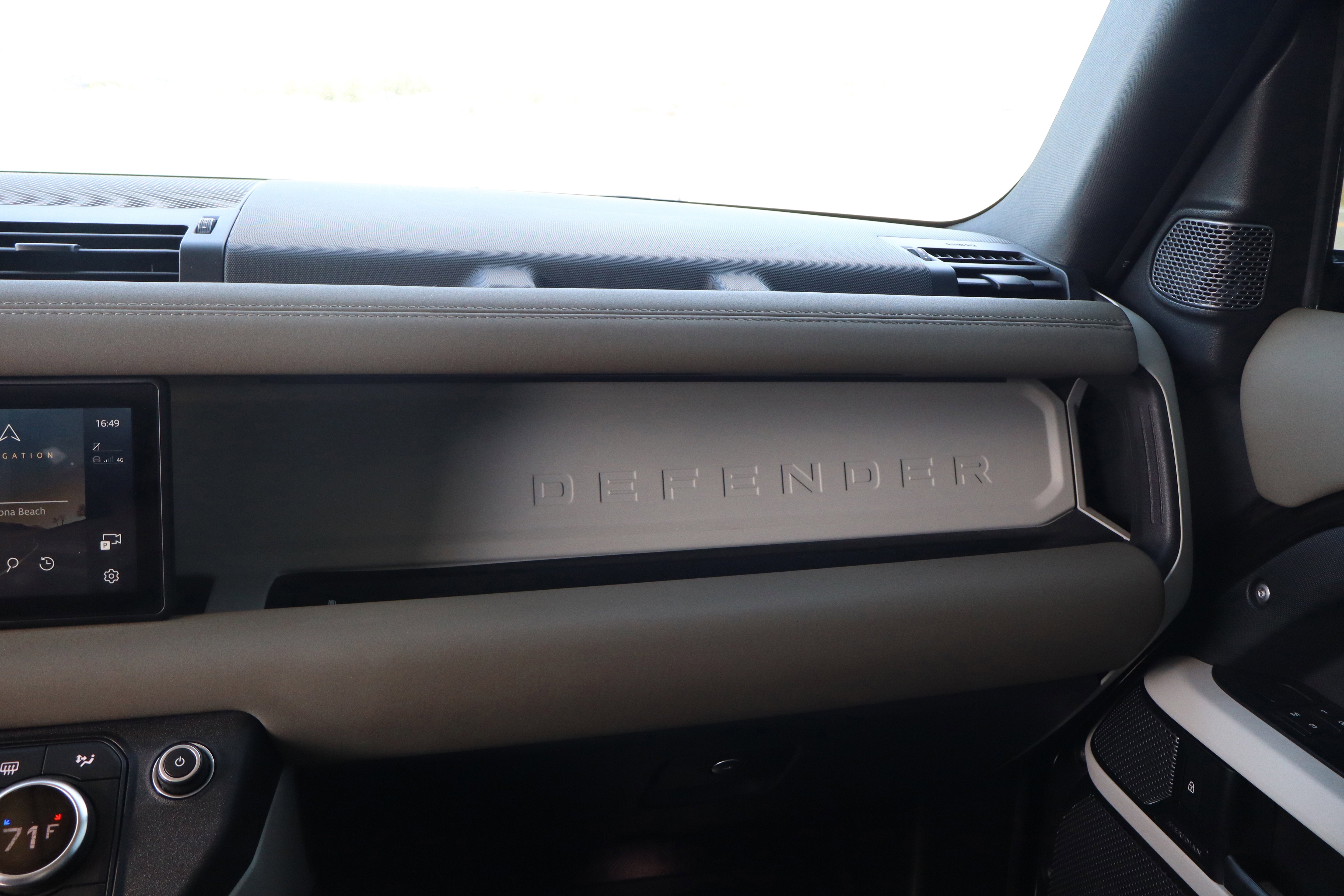 2021 Land Rover Defender SE