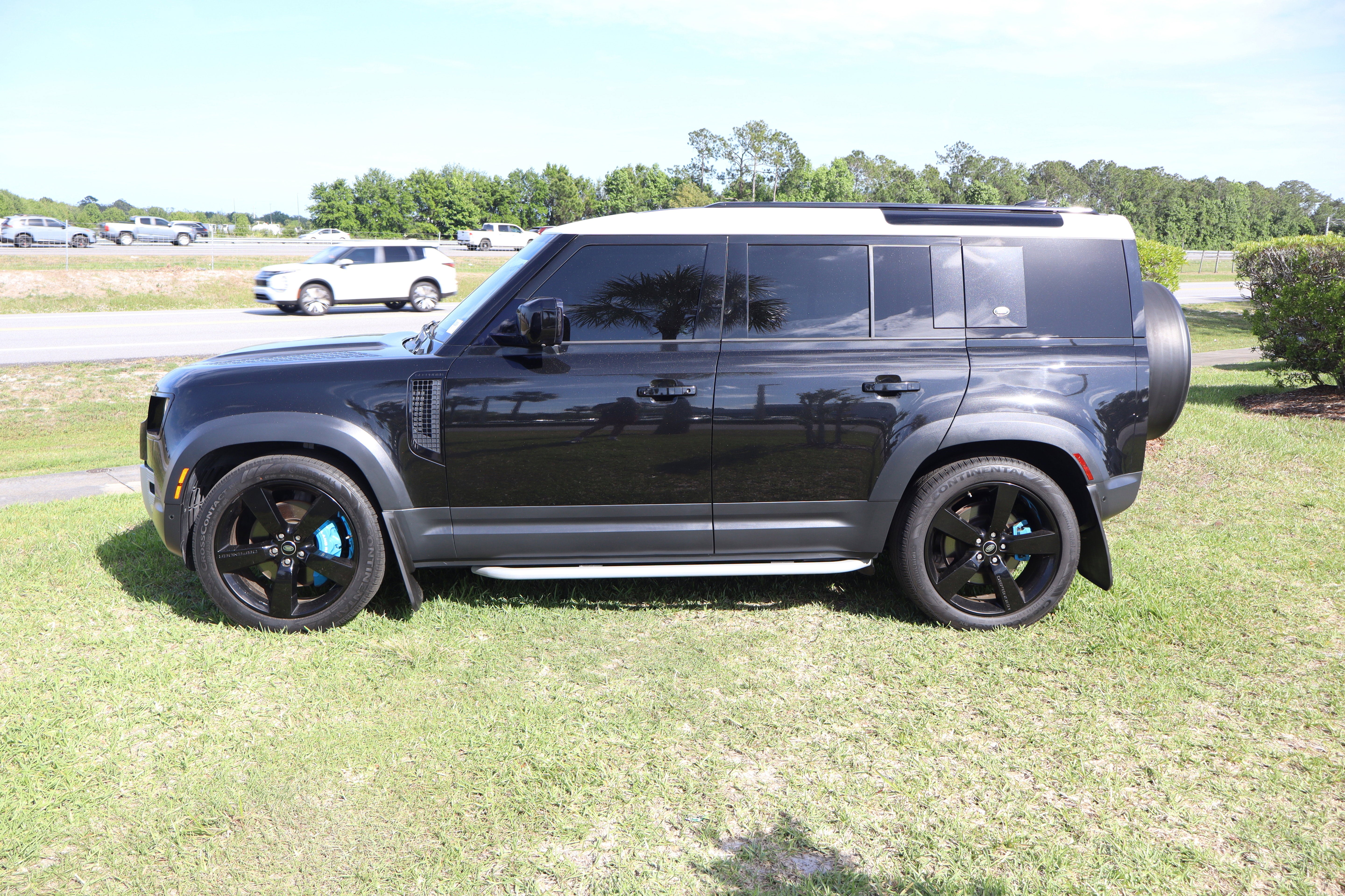 2021 Land Rover Defender SE