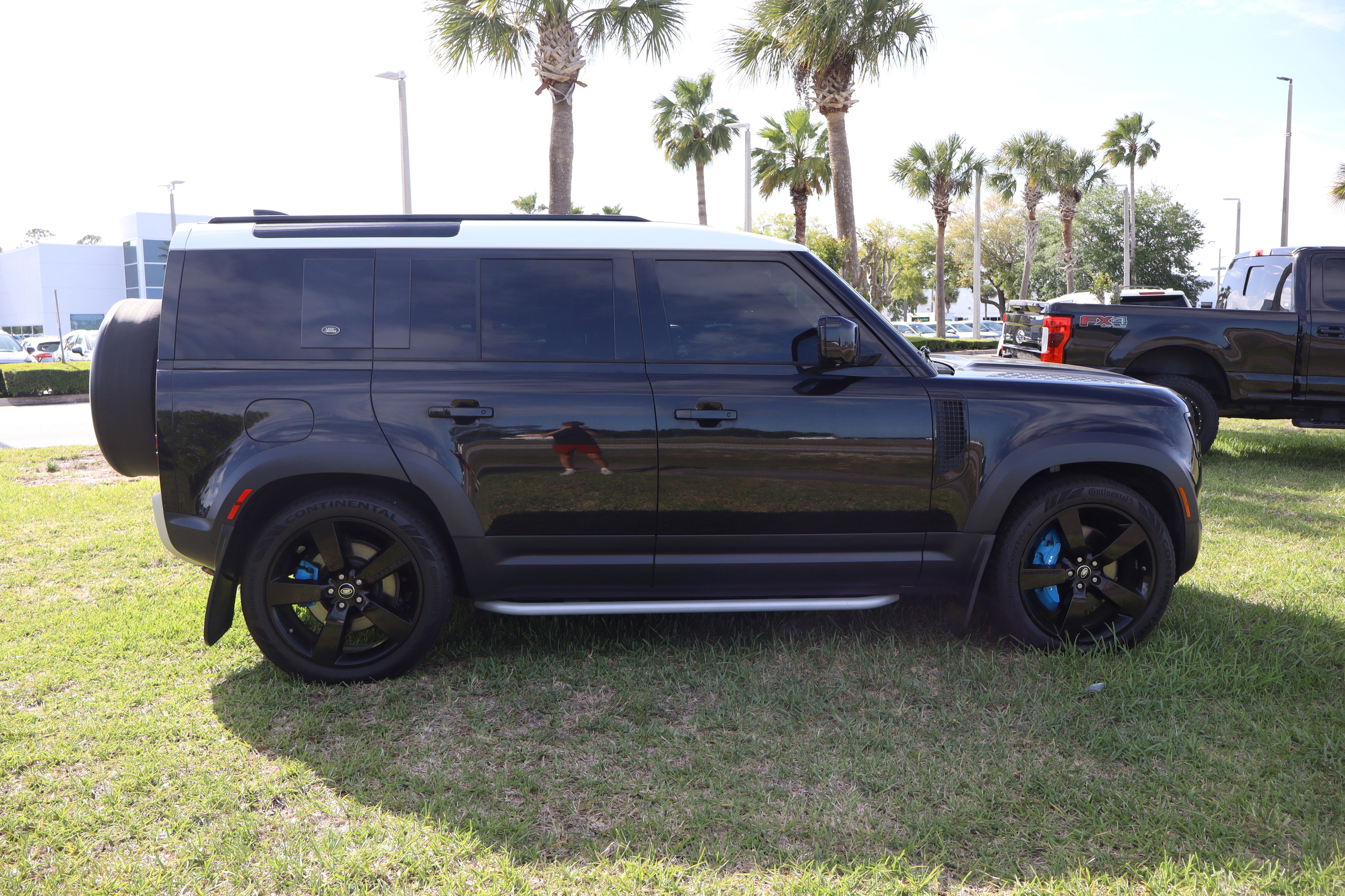 2021 Land Rover Defender SE