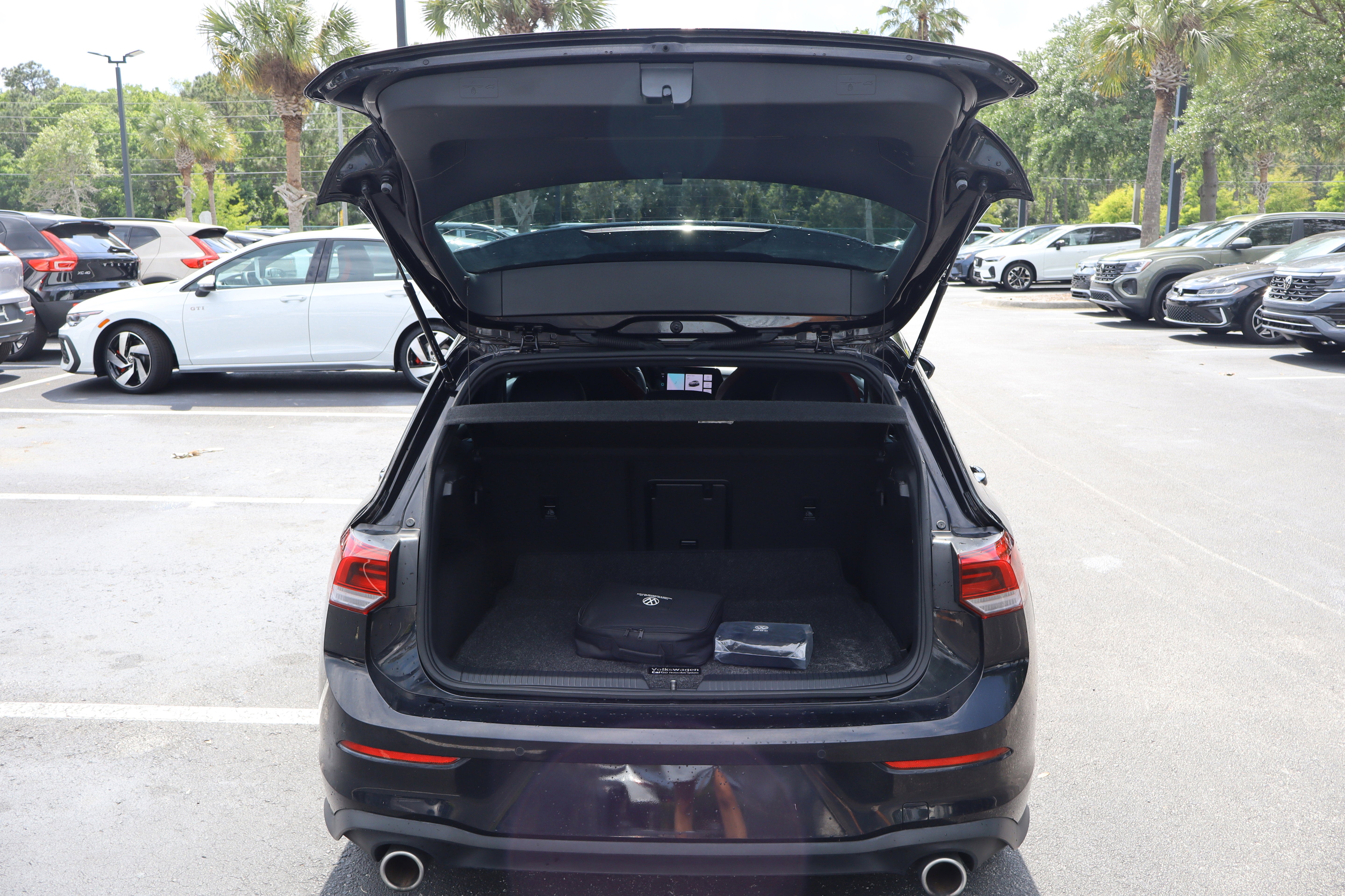2024 Volkswagen Golf GTI SE