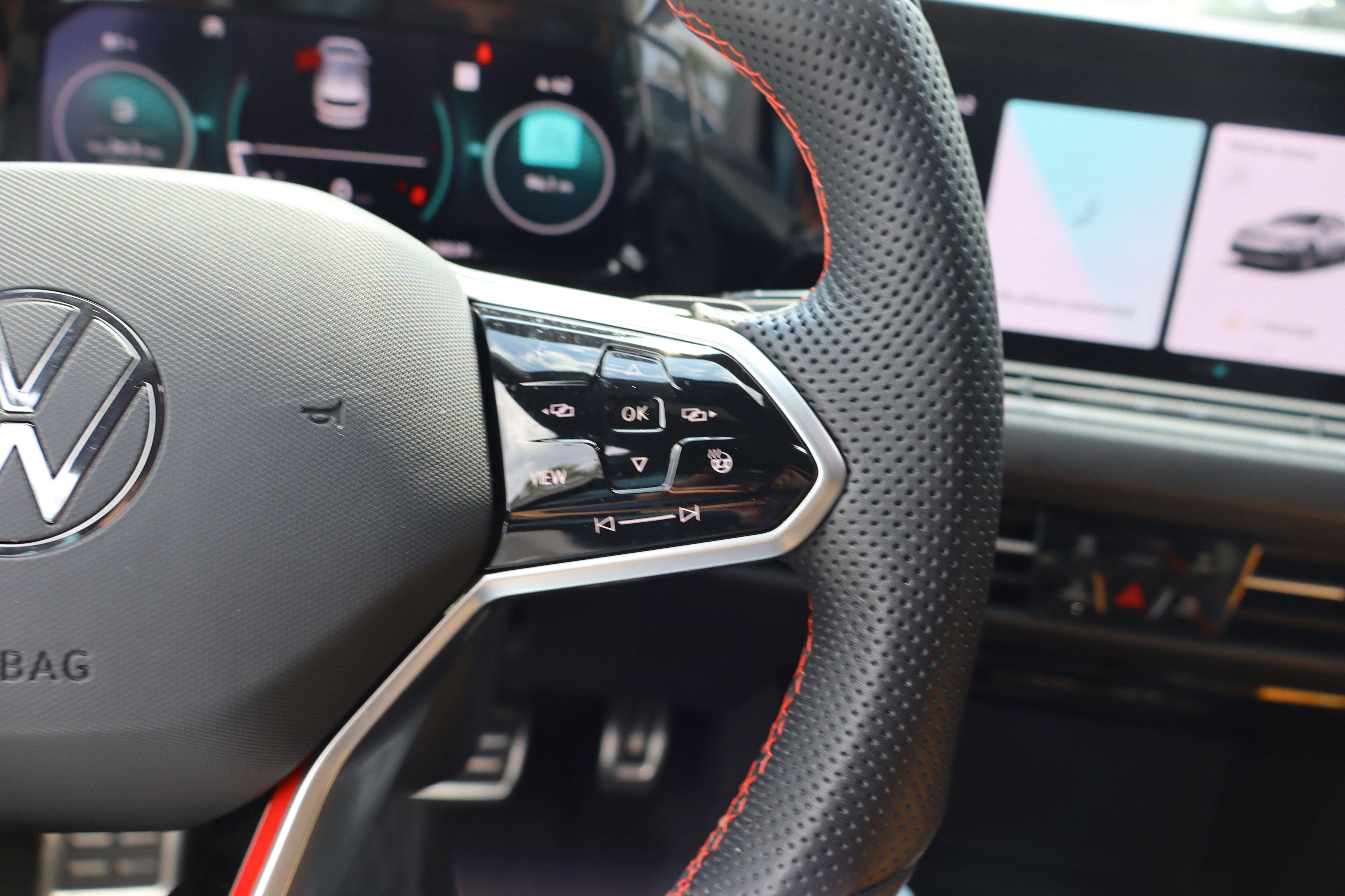 2024 Volkswagen Golf GTI SE