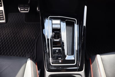 2024 Volkswagen Golf GTI SE