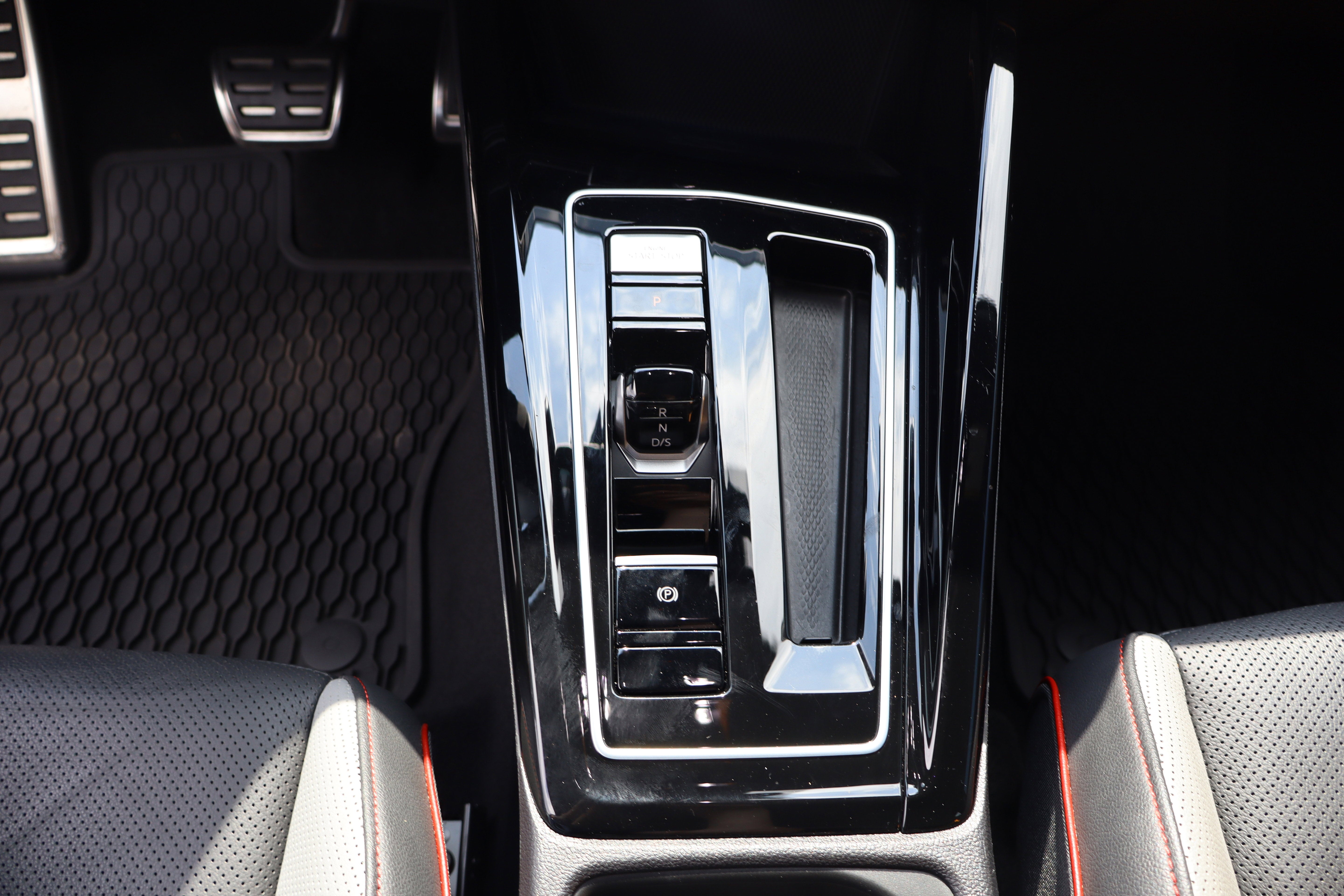 2024 Volkswagen Golf GTI SE