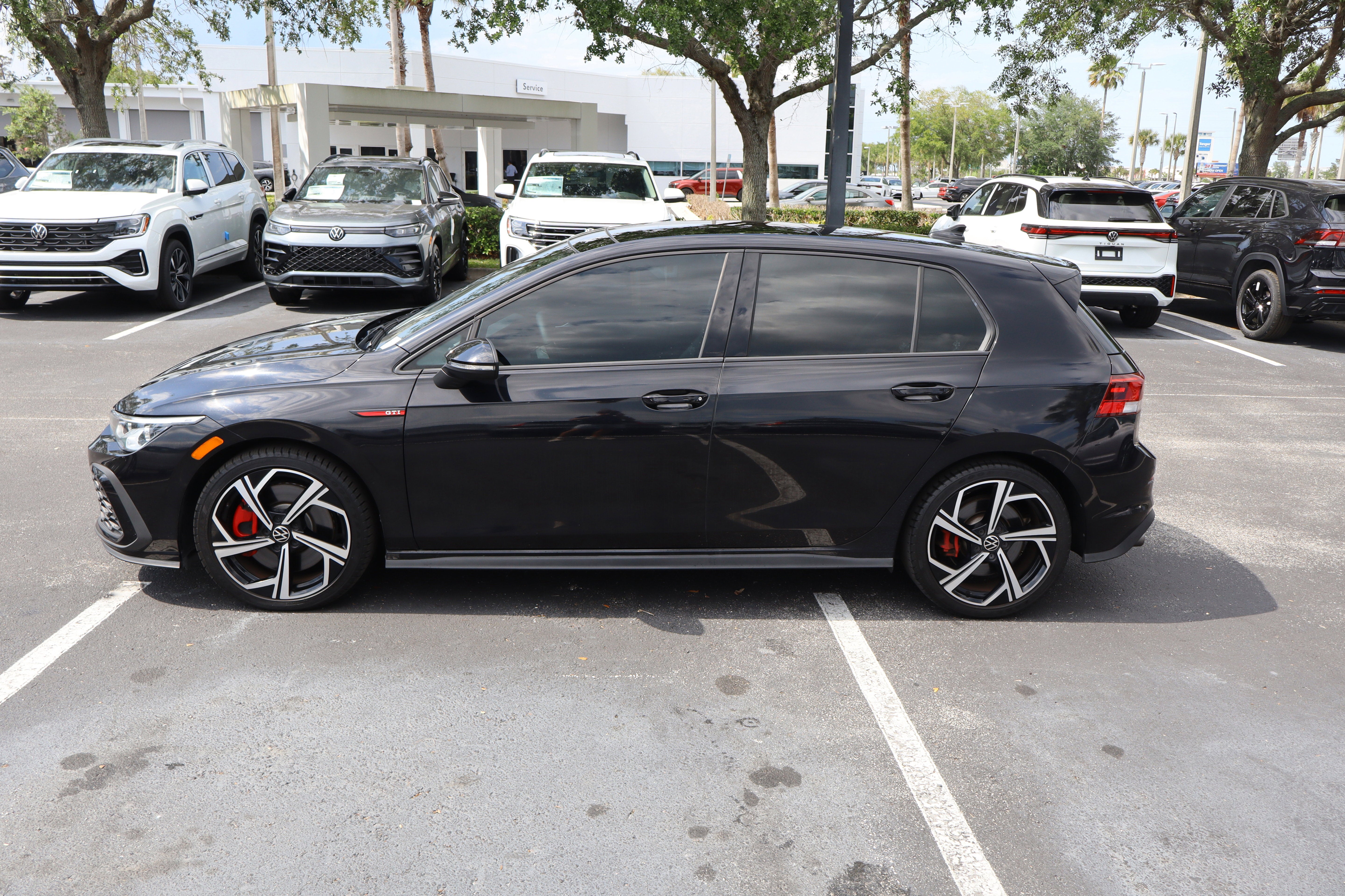 2024 Volkswagen Golf GTI SE