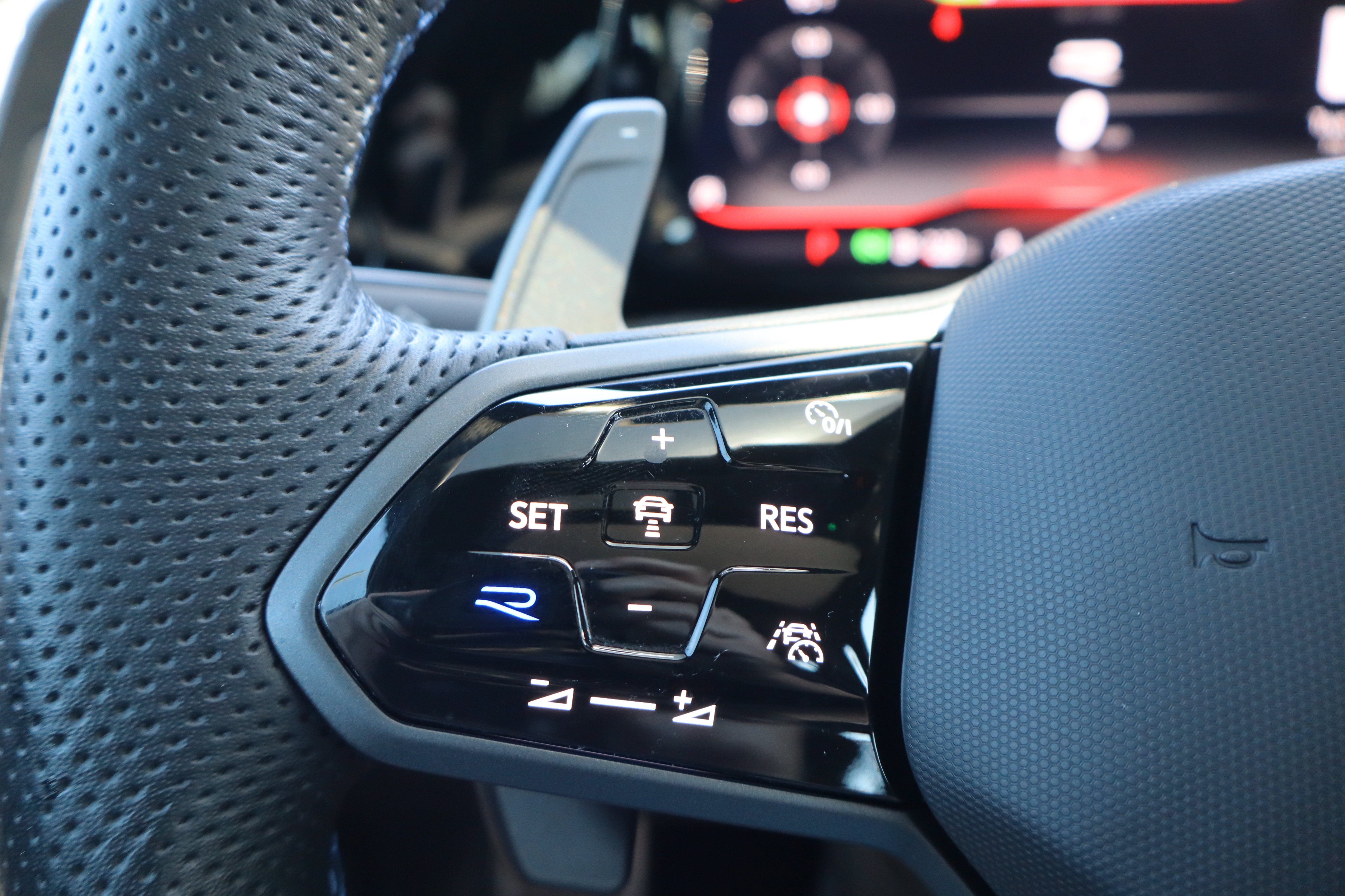 2024 Volkswagen Golf R 2.0T DSG