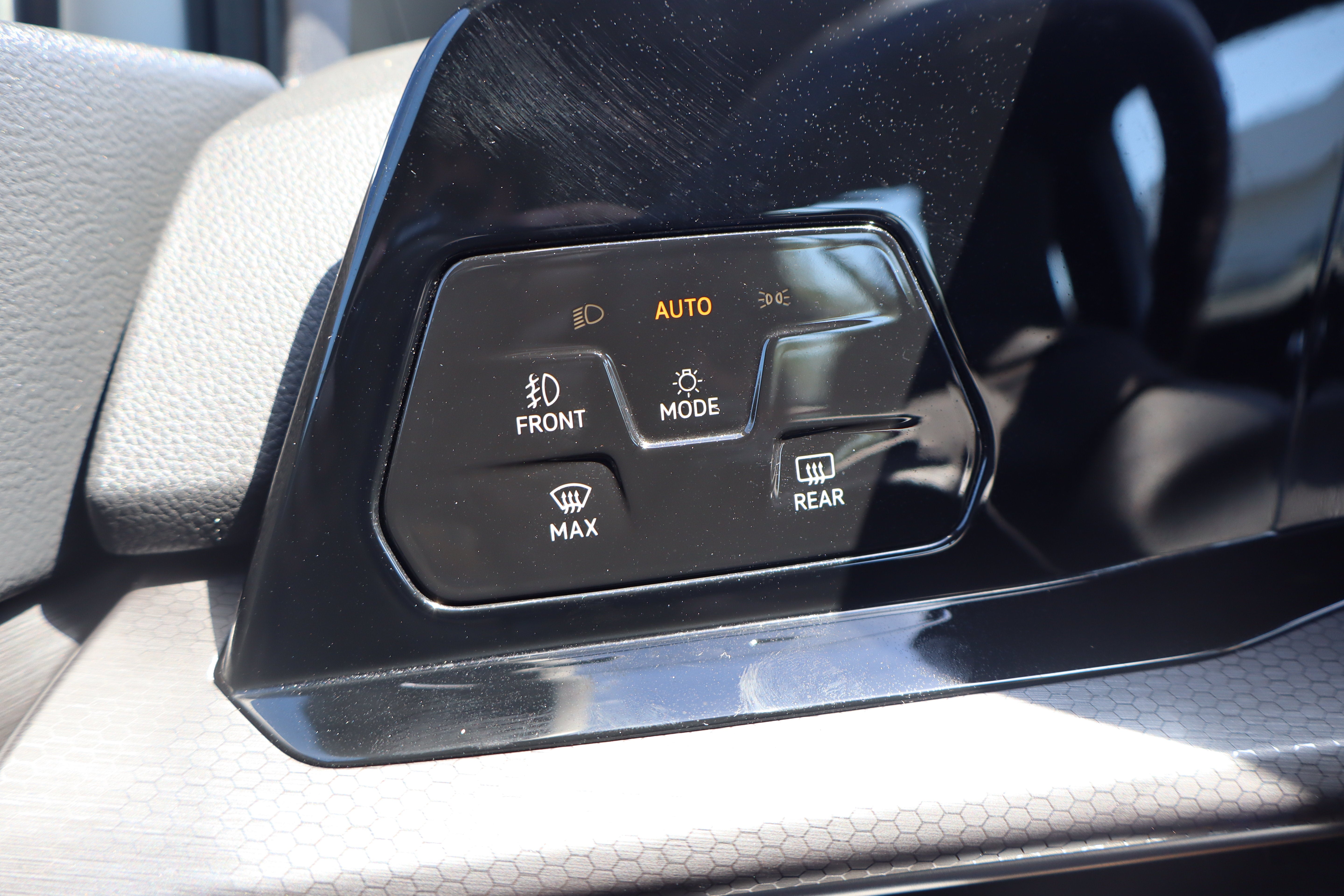 2023 Volkswagen Golf GTI SE