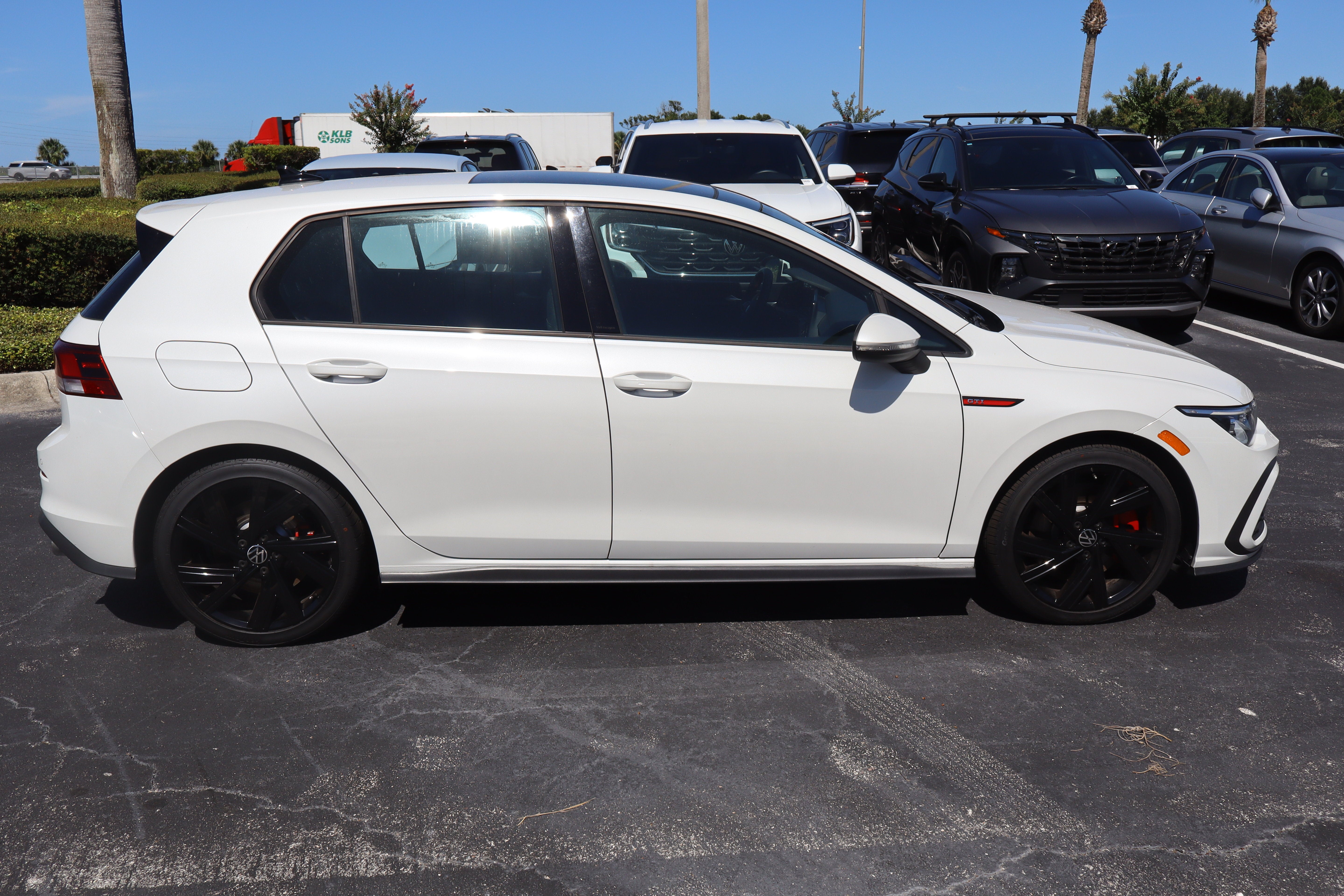 2023 Volkswagen Golf GTI SE
