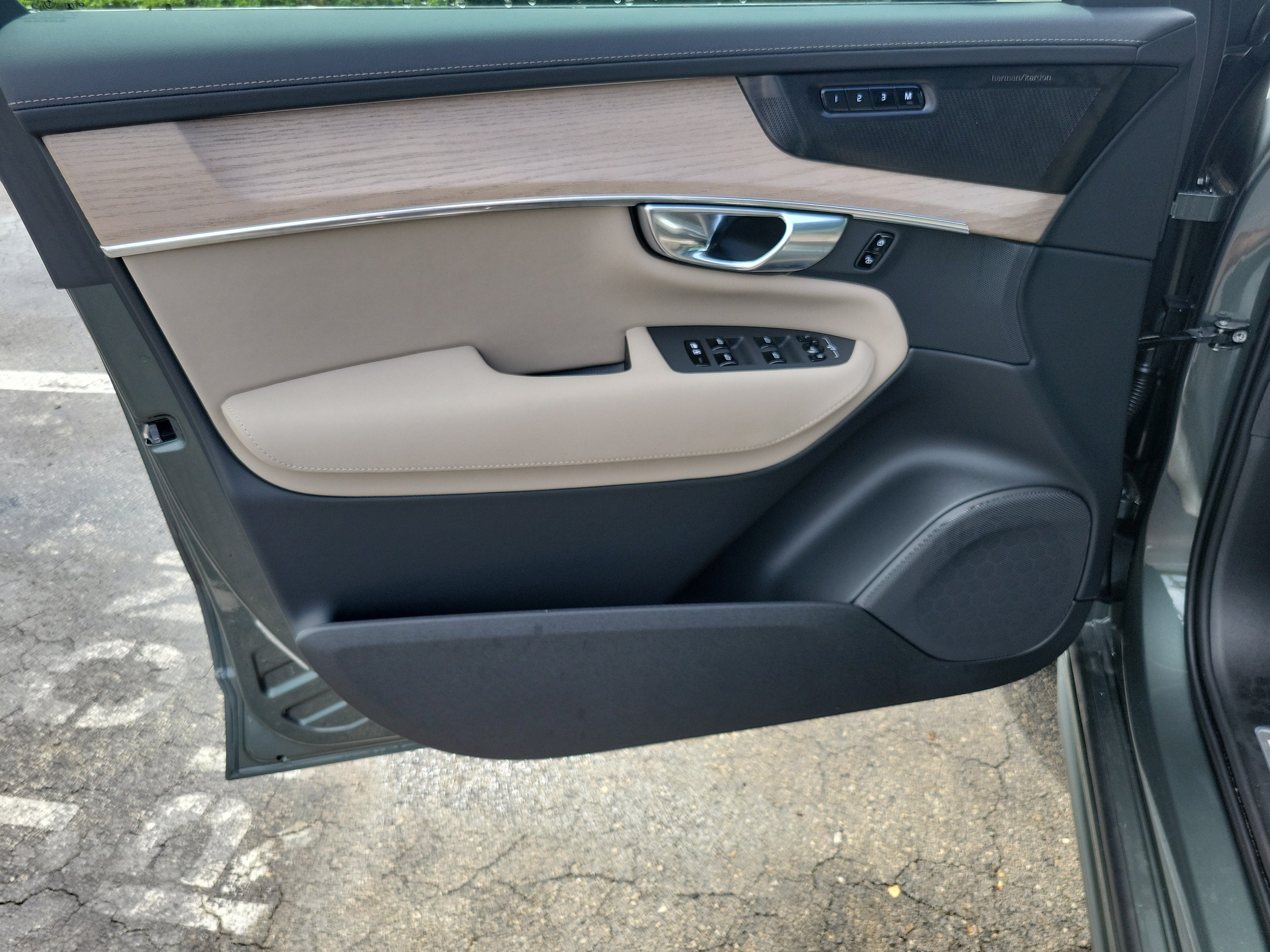 2027 Volvo XC90 Plus
