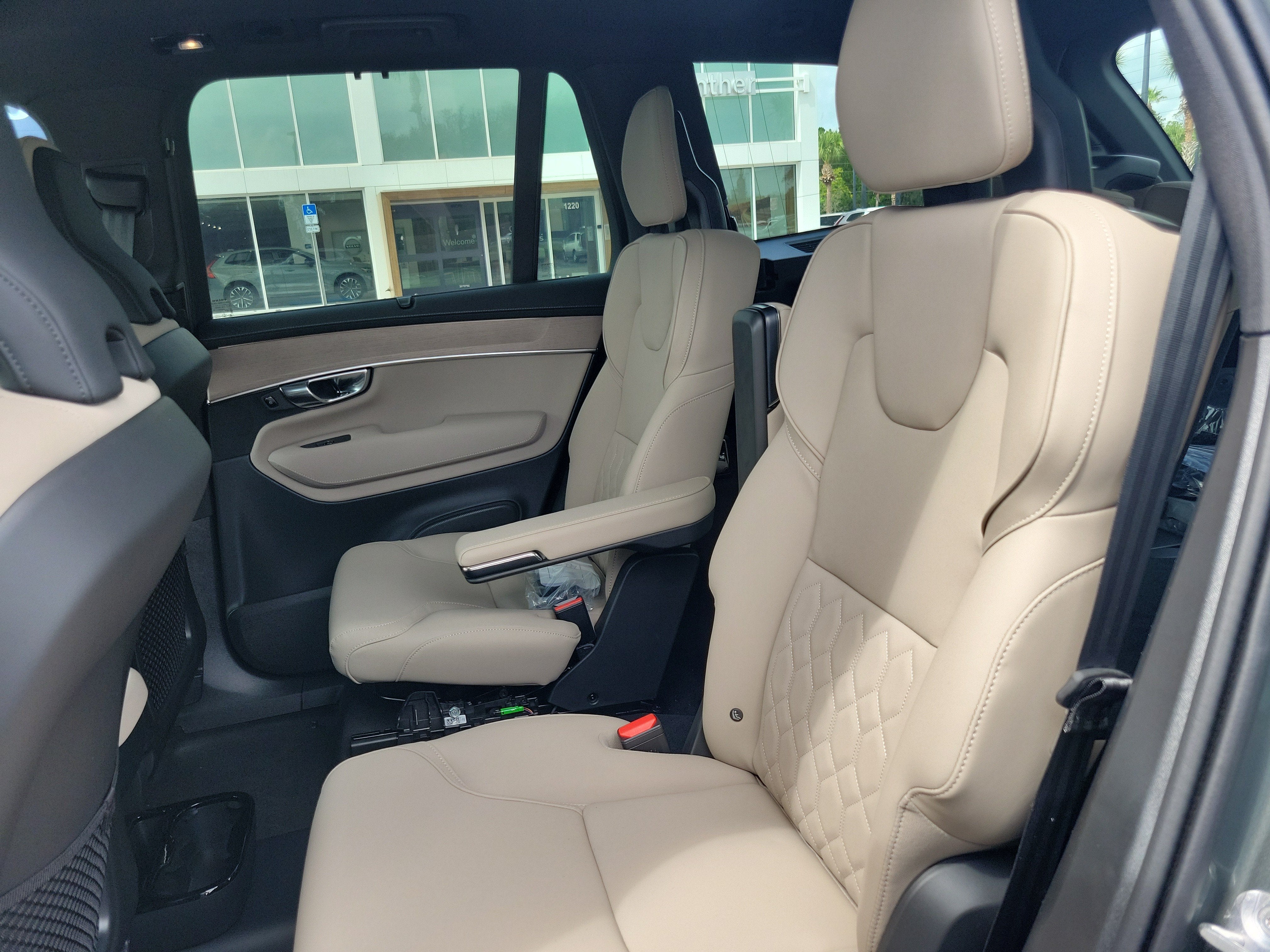 2027 Volvo XC90 Plus