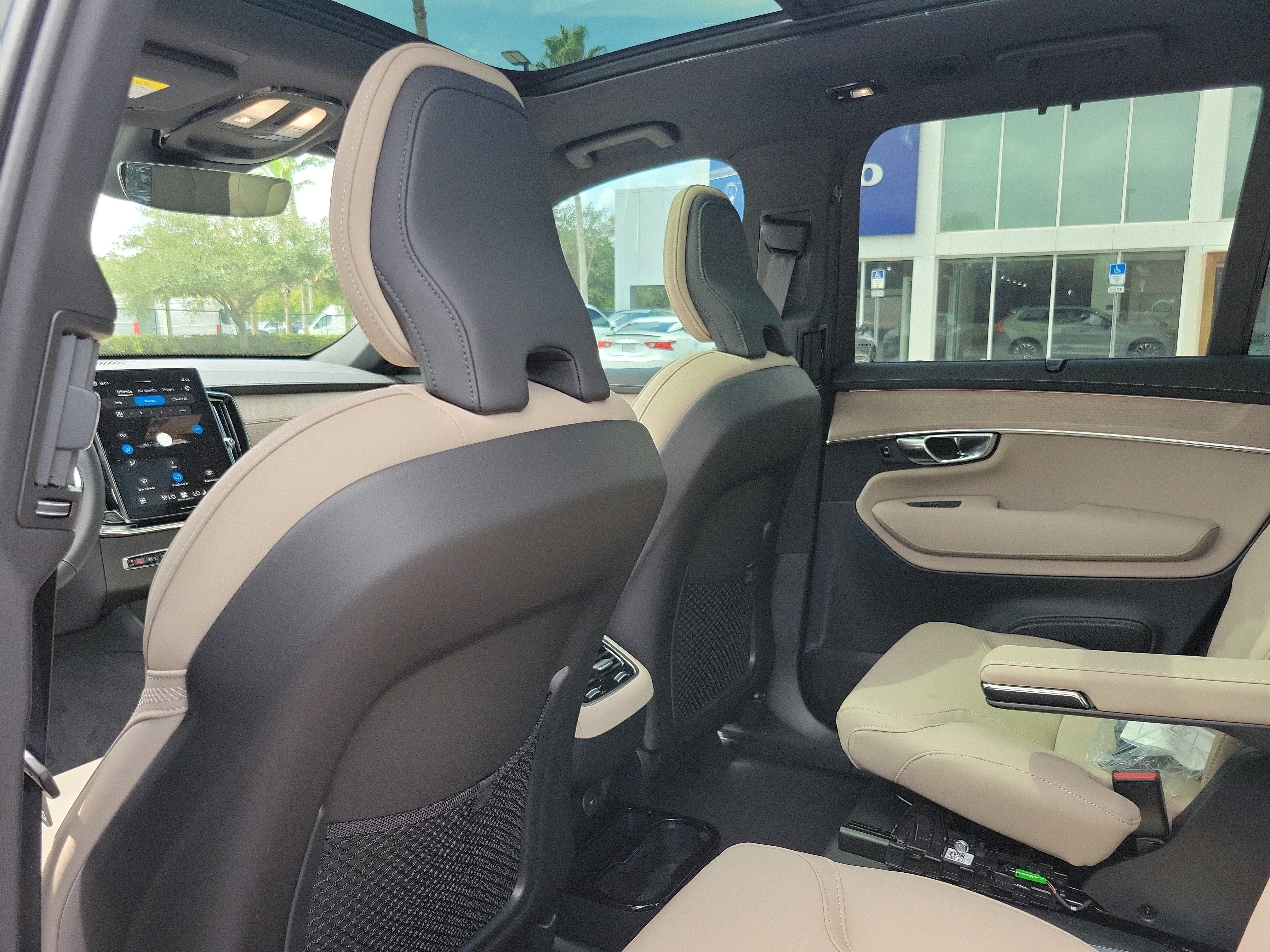 2027 Volvo XC90 Plus