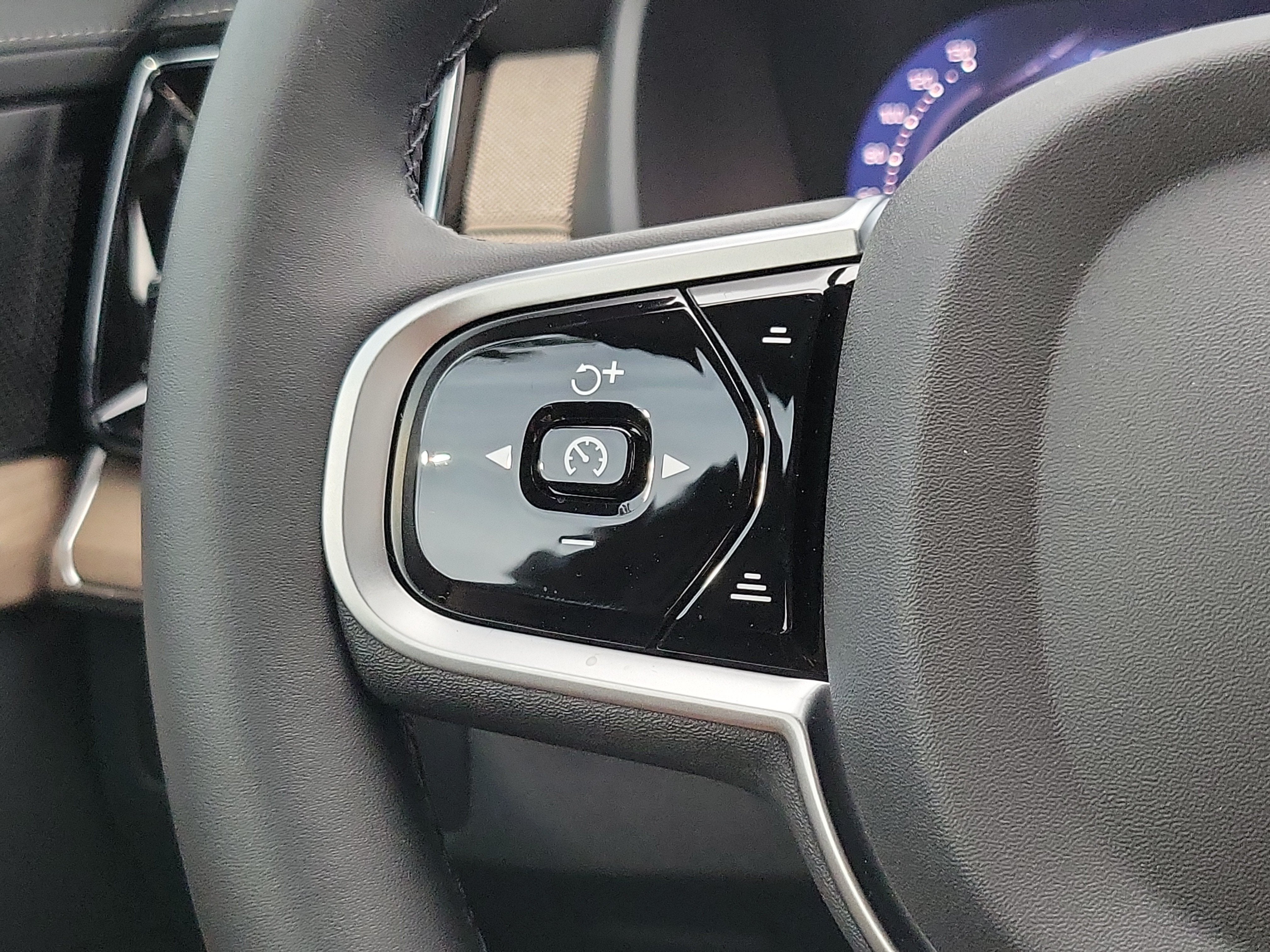 2026 Volvo XC90 Plus