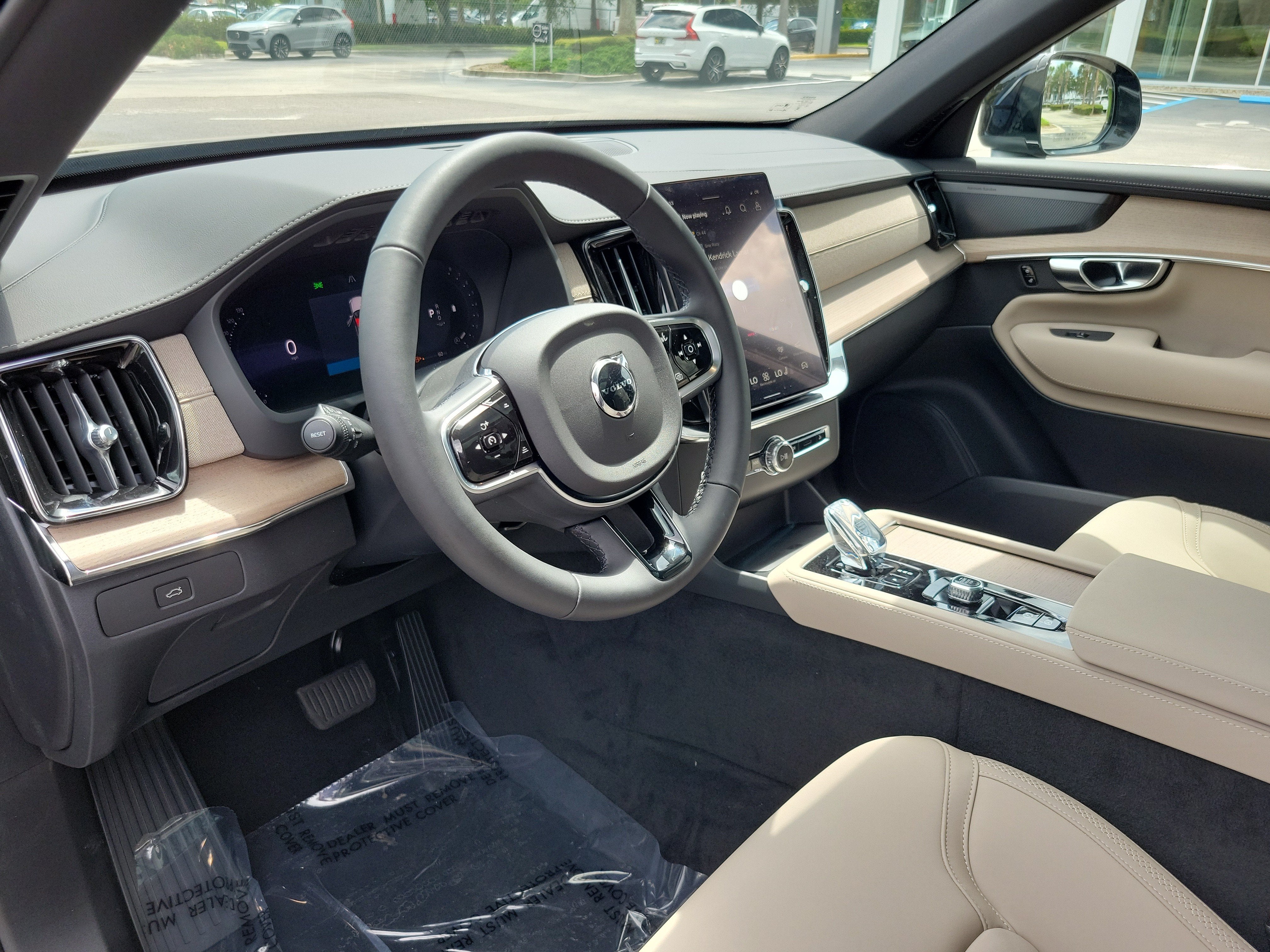 2027 Volvo XC90 Plus