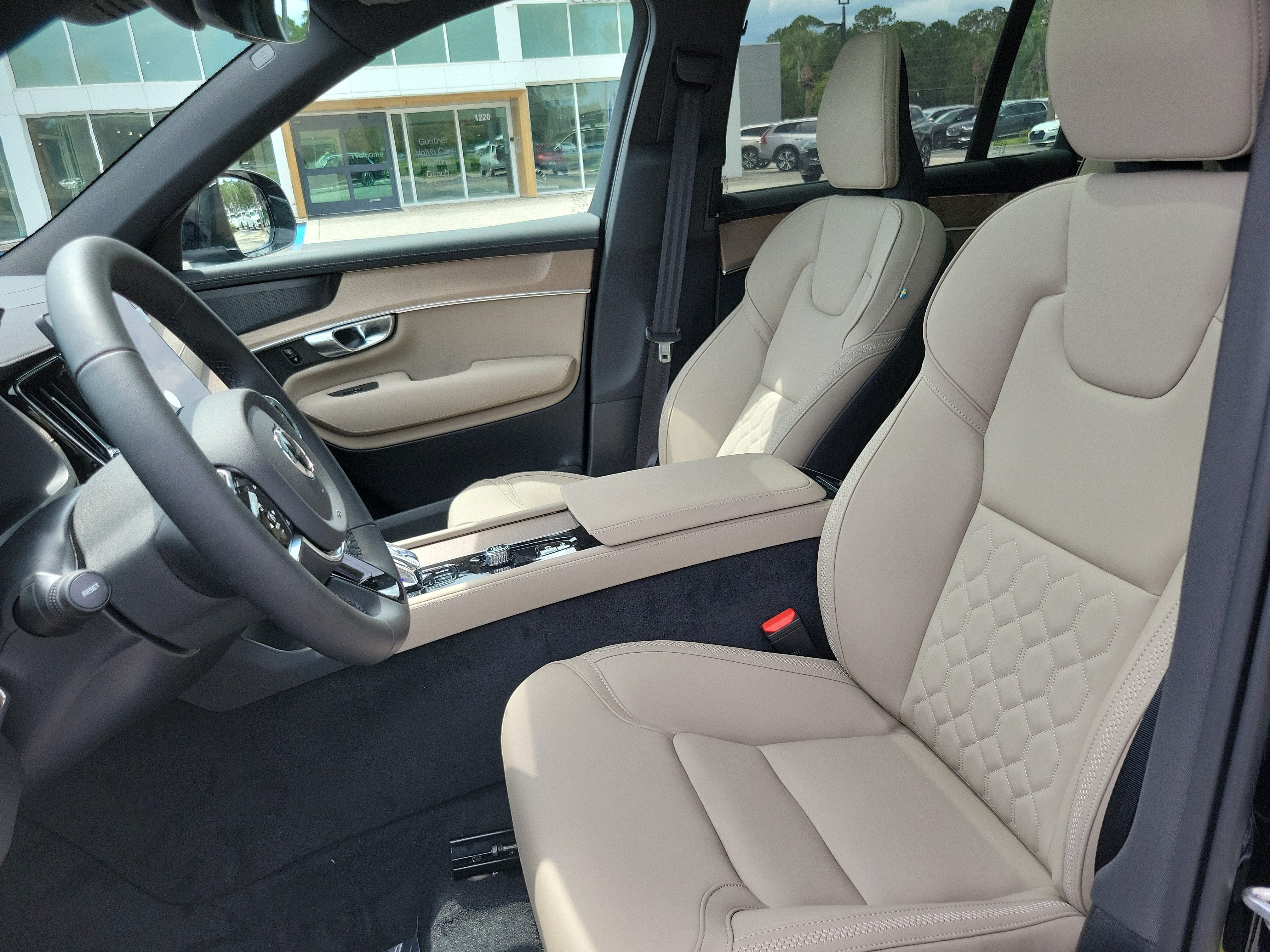 2027 Volvo XC90 Plus